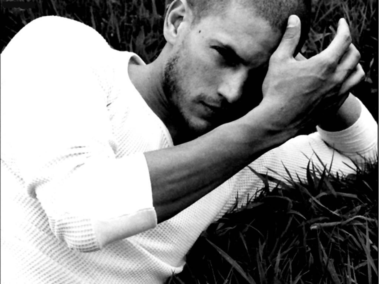 1600x1200 Michael Scofield free desktop wallpaper