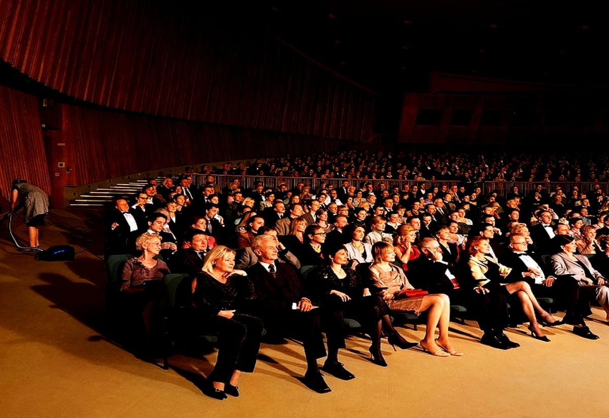 1200x825 Audience wallpaper HD. Download Free background