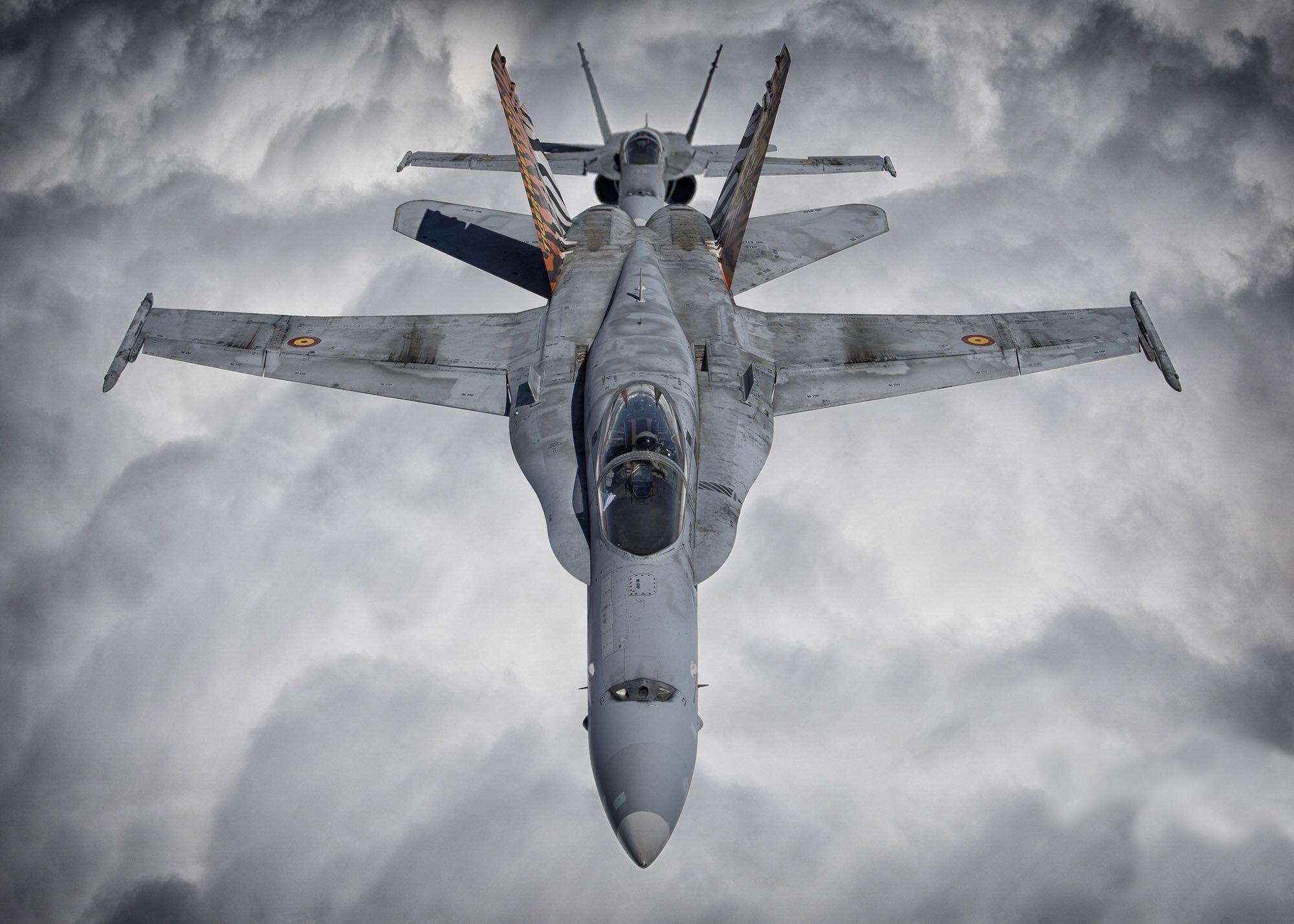 2000x1428 F A 18 Hornet Air Force HD Wallpaper