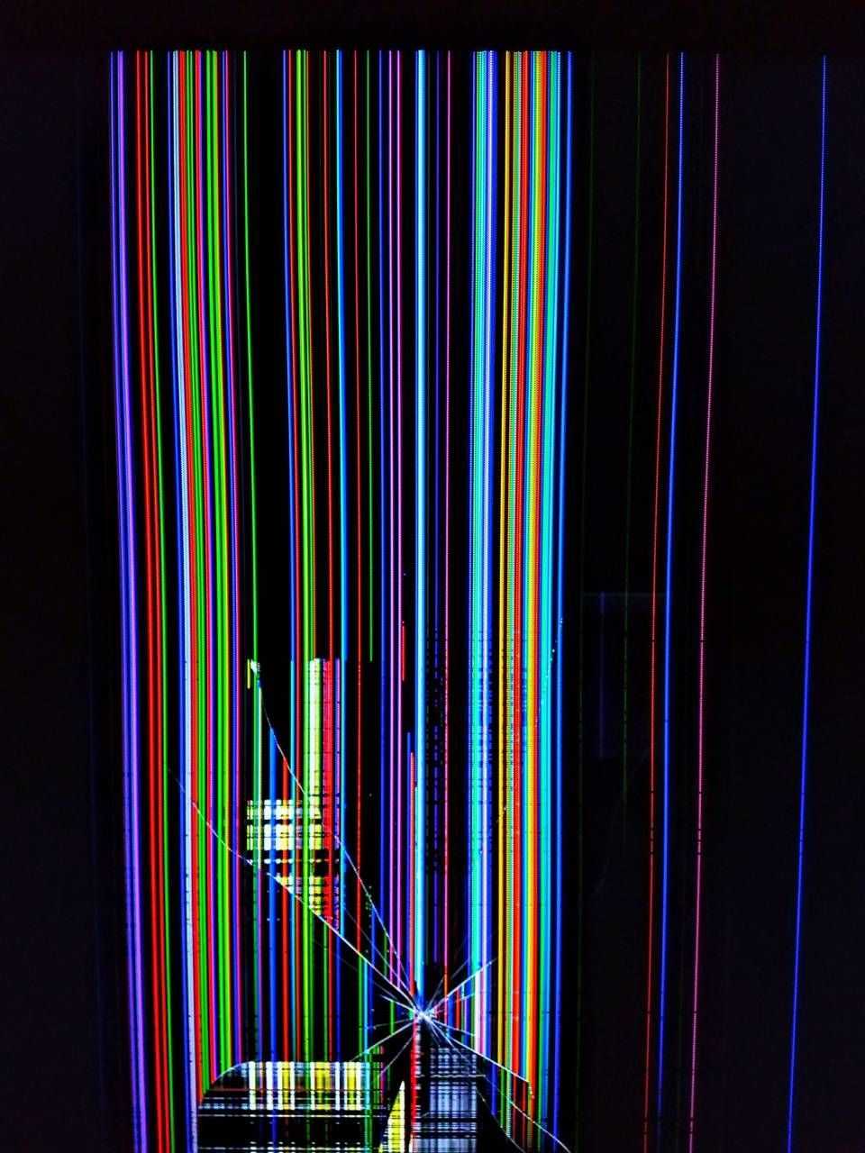 960x1280 Broken Phone Wallpaper