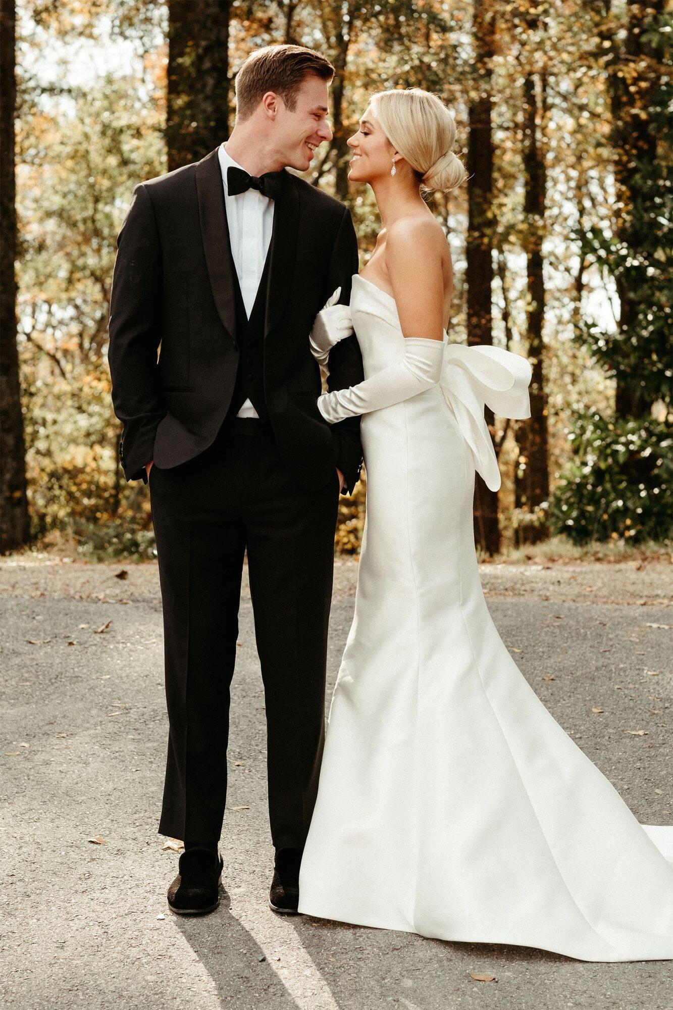 1333x2000 Sadie Robertson, Christian Huff Wedding Photo