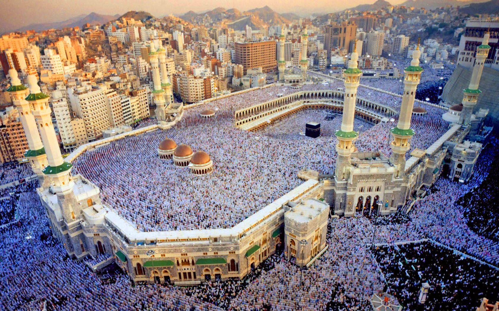 1680x1050 Al Kaaba Al Musharrafah Holy Kaaba Is A Building In The Center Of Islams Holiest Mosque Al Masjid Al Haram In Makkah Al Hejaz Saudi Arabia Wallpaper HD 1920x1080 :