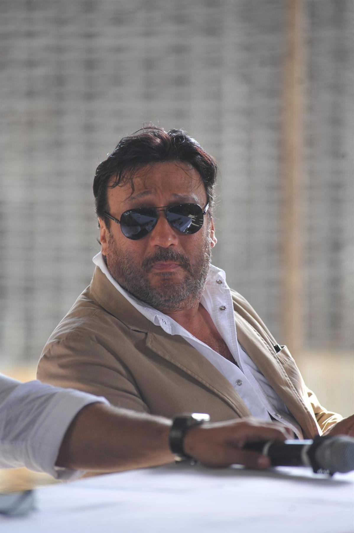 1198x1800 Bollywood Celebrity Jackie Shroff S Daughter Wallpaper Jackie Shroff Deewane Image, Picture, Photo, Icon and Wallpaper: Ravepad place to rave about anything and everything!