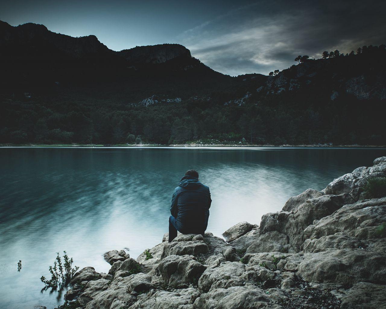 1280x1024 Download wallpaper 1280x1024 man, mountain, lake, landscape standard 5:4 HD background