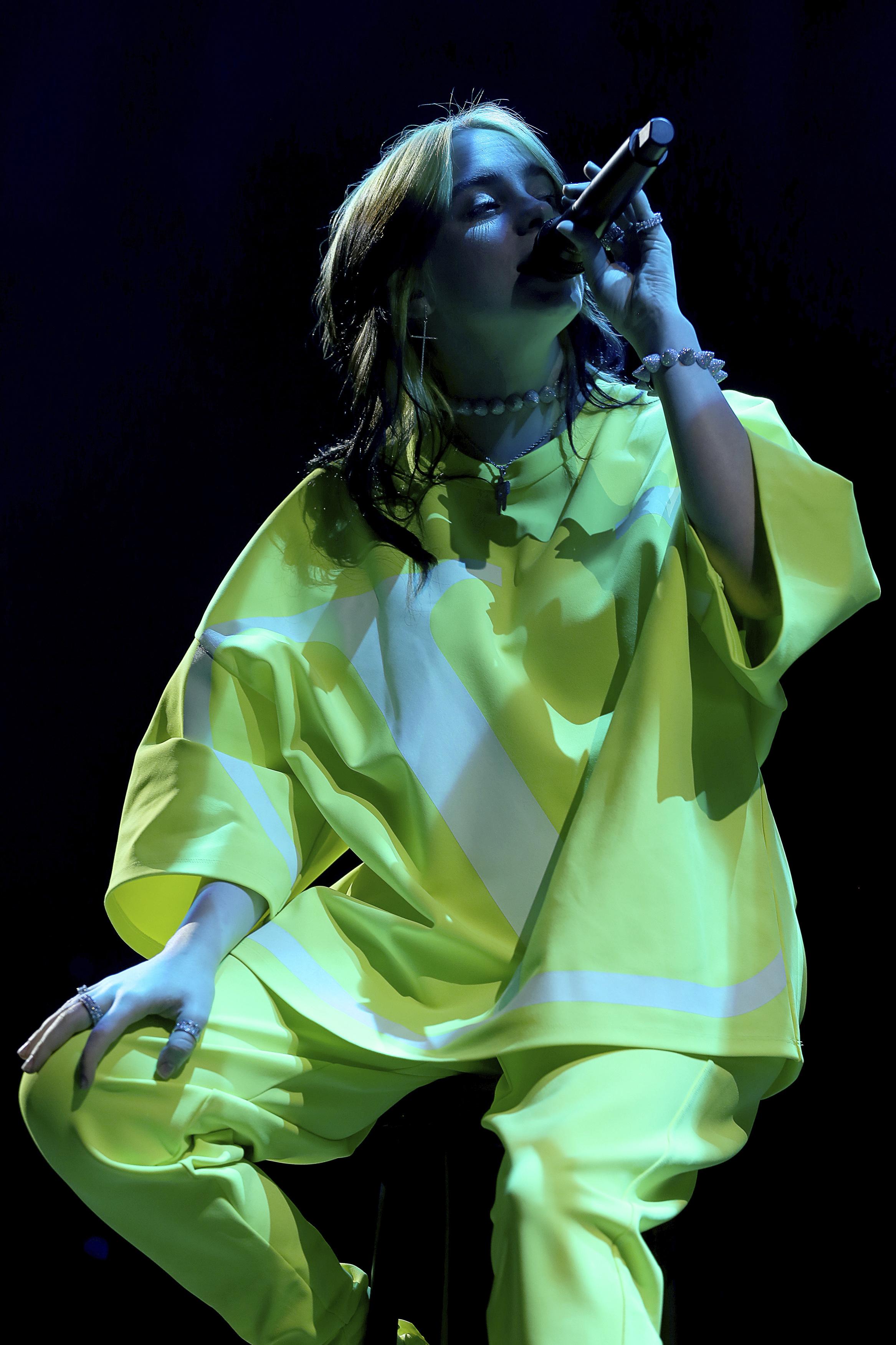 2334x3500 Lizzo, Billie Eilish, Rosalía Rule At Pre Grammy Spotify Gig