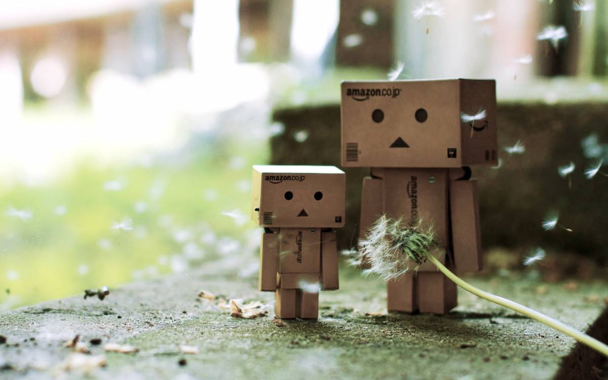 1200x750 Wallpaper Brown Cardboard Box Robot on Ground, Background Free Image