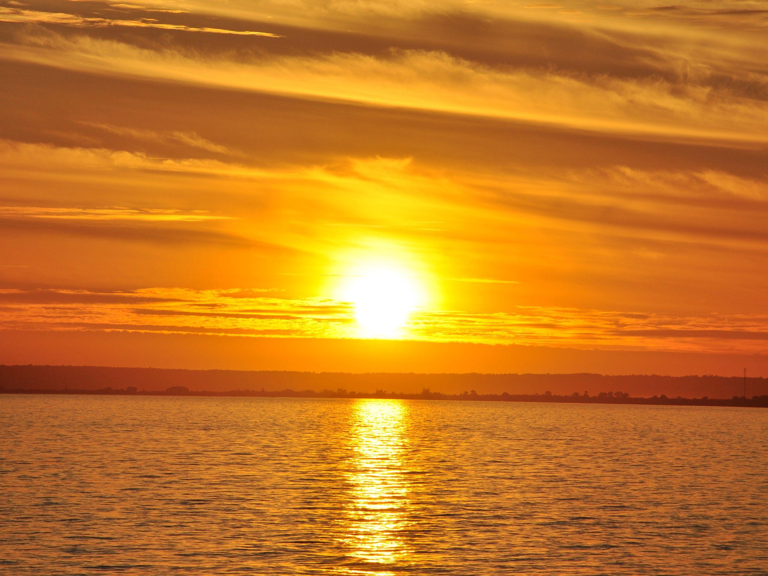 2560x1920 Yellow Sunset Wallpaper, HD Yellow Sunset Background