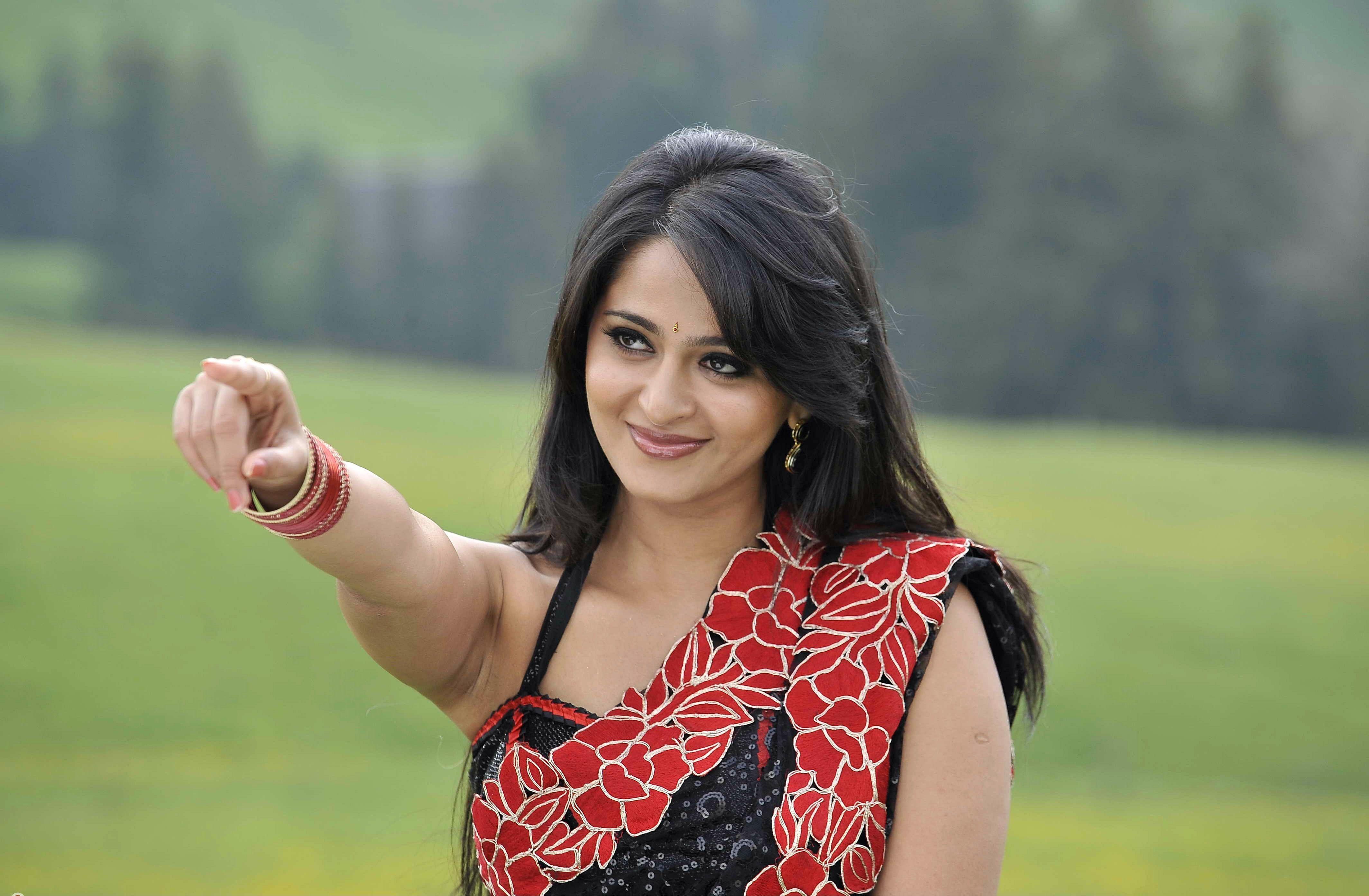 4256x2785 Hottest Indian Actress Anushka Shetty HD Photo and Image