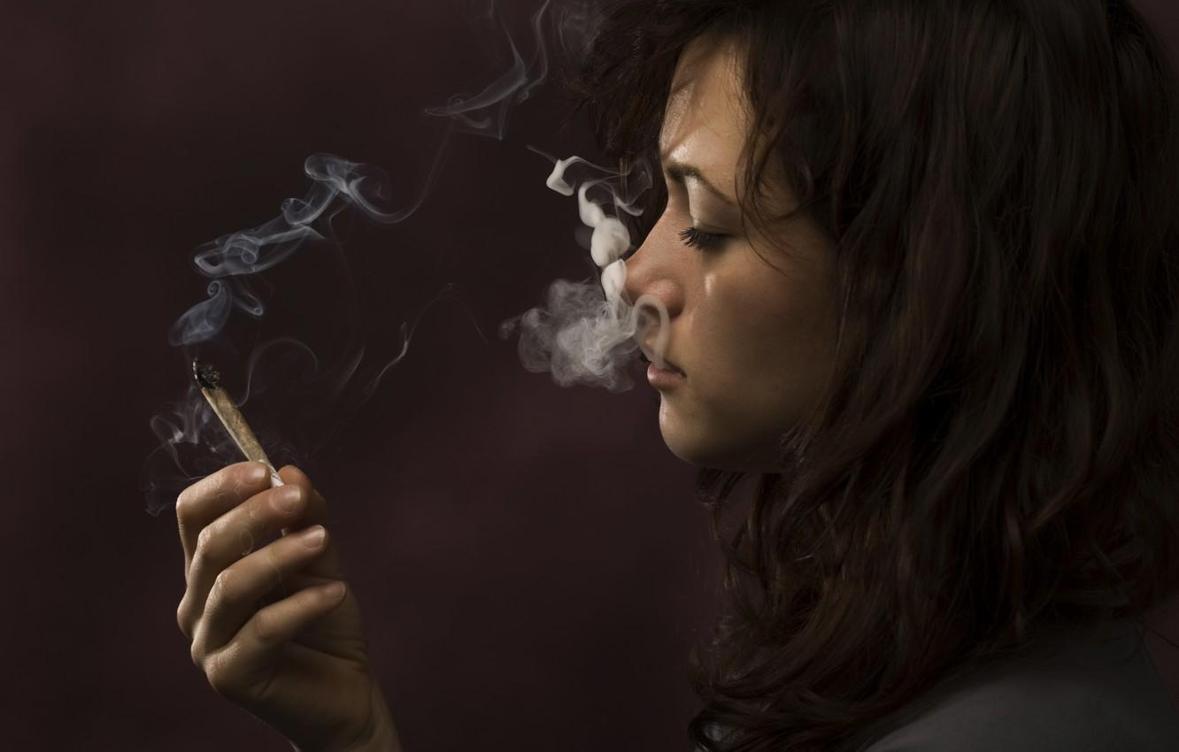1332x850 Wallpaper smoke, woman, marijuana image for desktop, section стиль