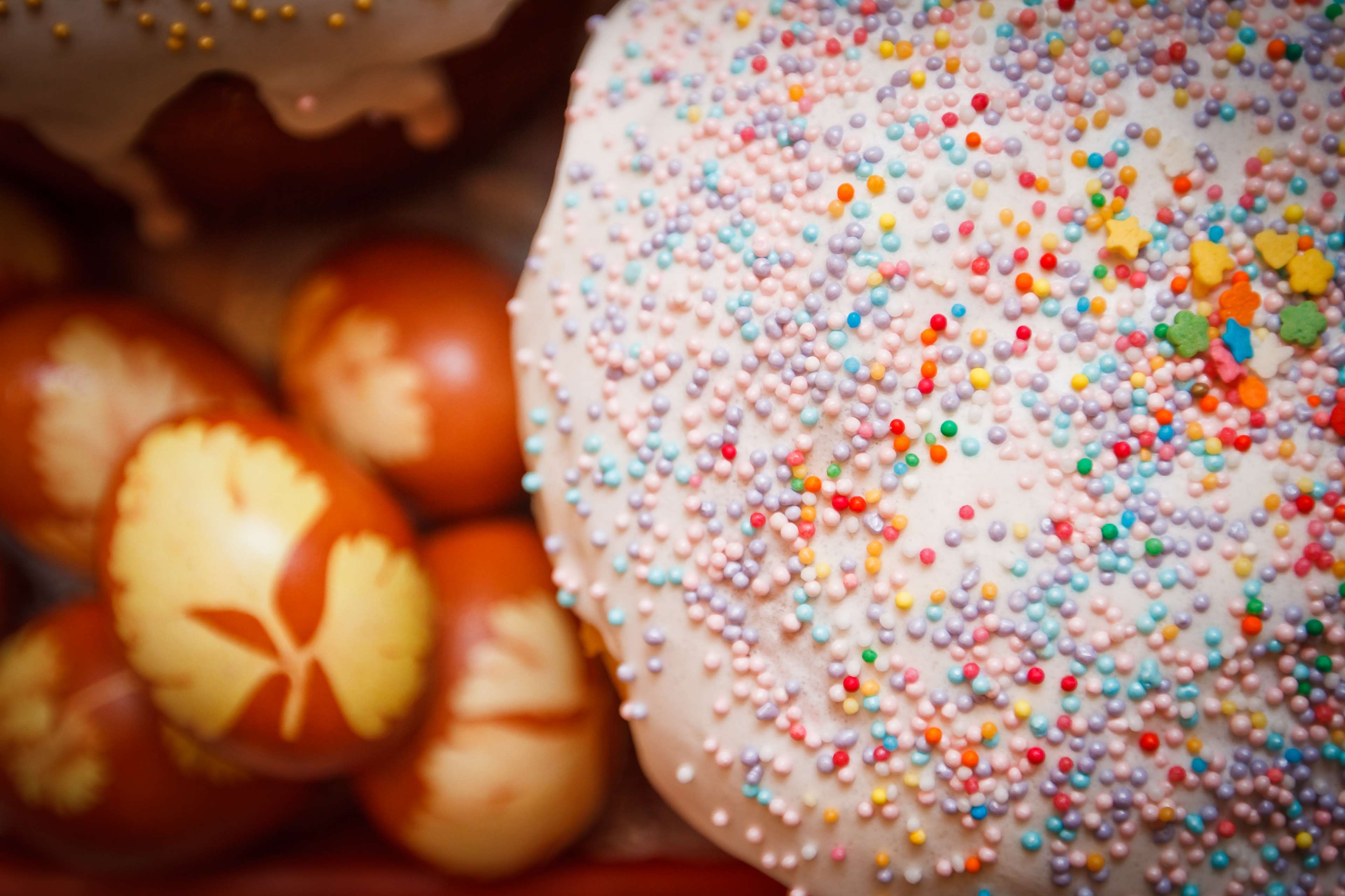 3840x2560 close up, colorful, colourful, dessert, donut, doughnut, food, macro, sprinkles, sweets 4k wallpaper