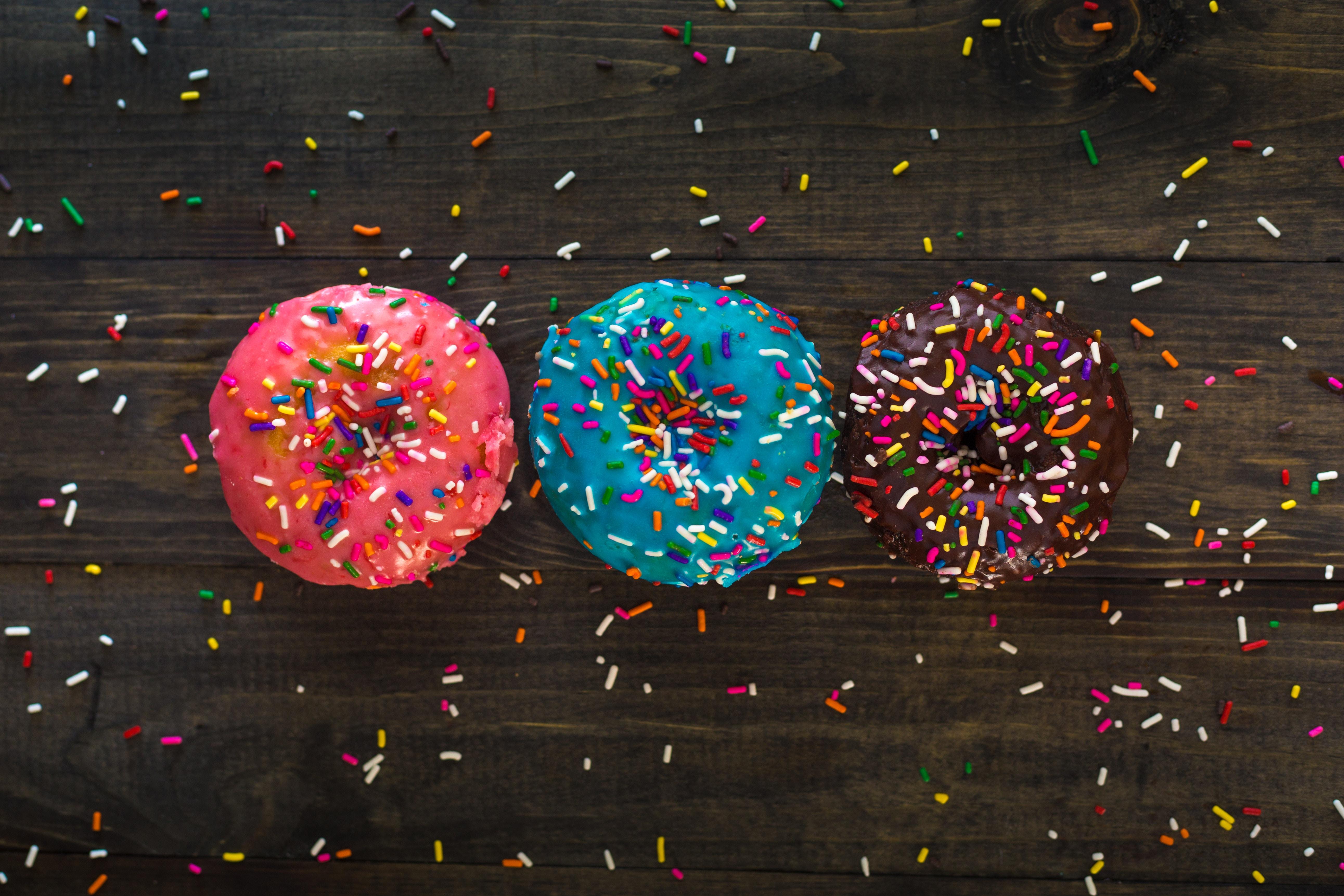 5167x3445 5167x3445 #table, #chocolate, #bake, #blue, #wood, #baking, # doughnut, #colour, #food, #sprinkle, #color, #colorful, #Free image, #frosting, #colourful, #pink, #donut, #fun HD Wallpaper