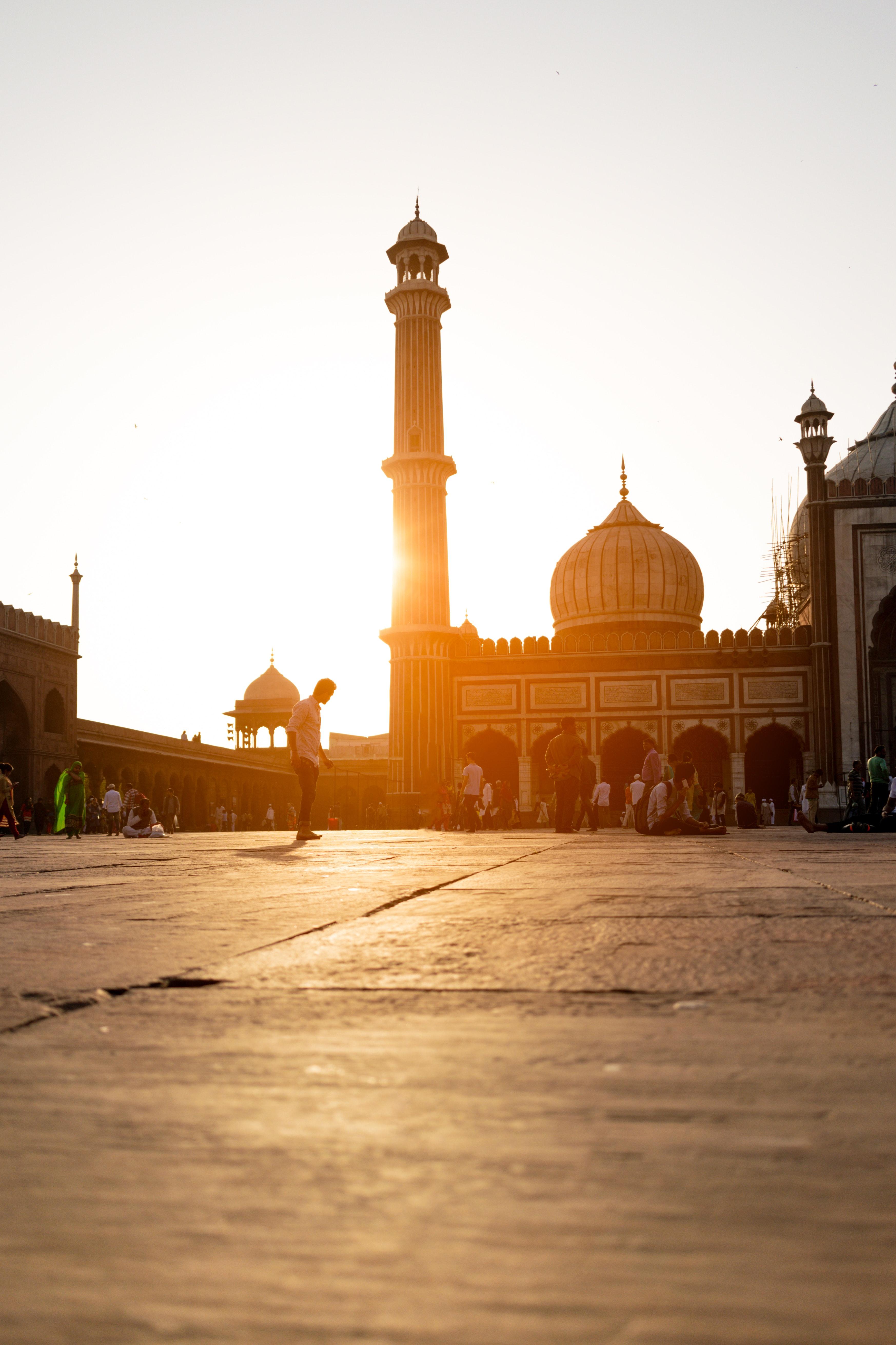 3493x5239 view of mosque at sunset · Free