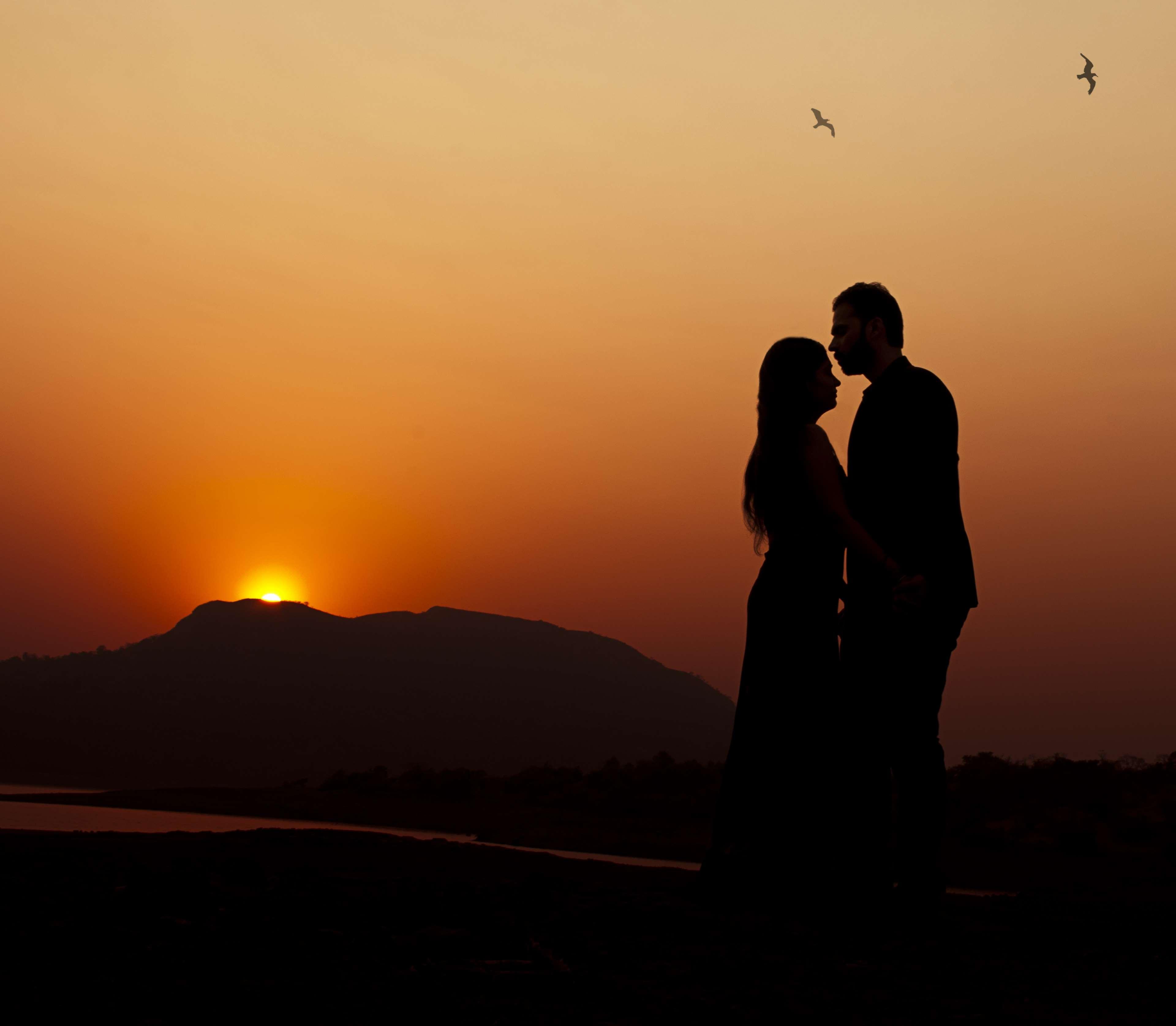 3840x3351 couple, engaged, evening, happy, love, newy wed, romantic, silhouette, sky, sunset 4k wallpaper