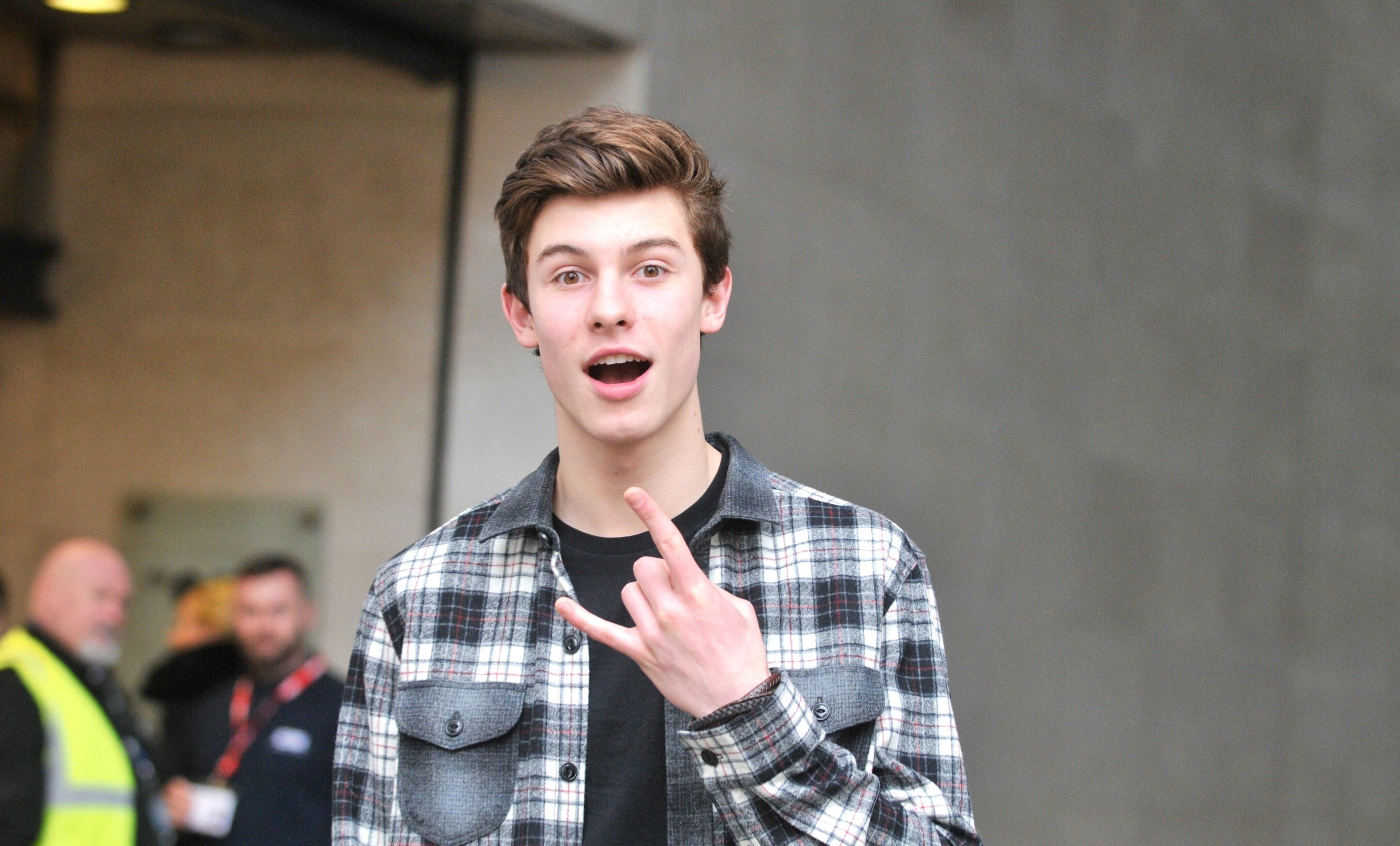 3840x2321 3840x2321 shawn mendes 4k macbook wallpaper HD HD Wallpaper