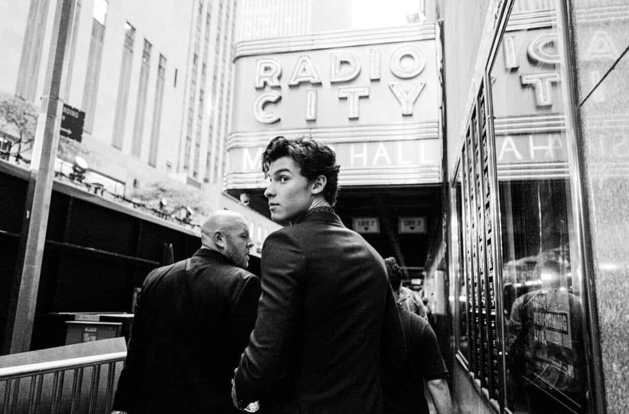1242x818 shawn mendes. Shawn mendes wallpaper, Shawn mendes, Shawn