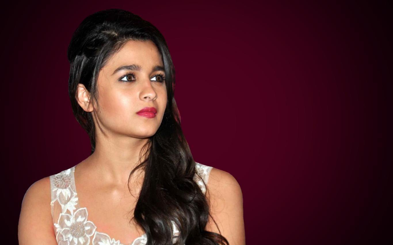 1366x853 Download Alia Bhatt Actress HD Wallpaper Wallpaper HD FREE