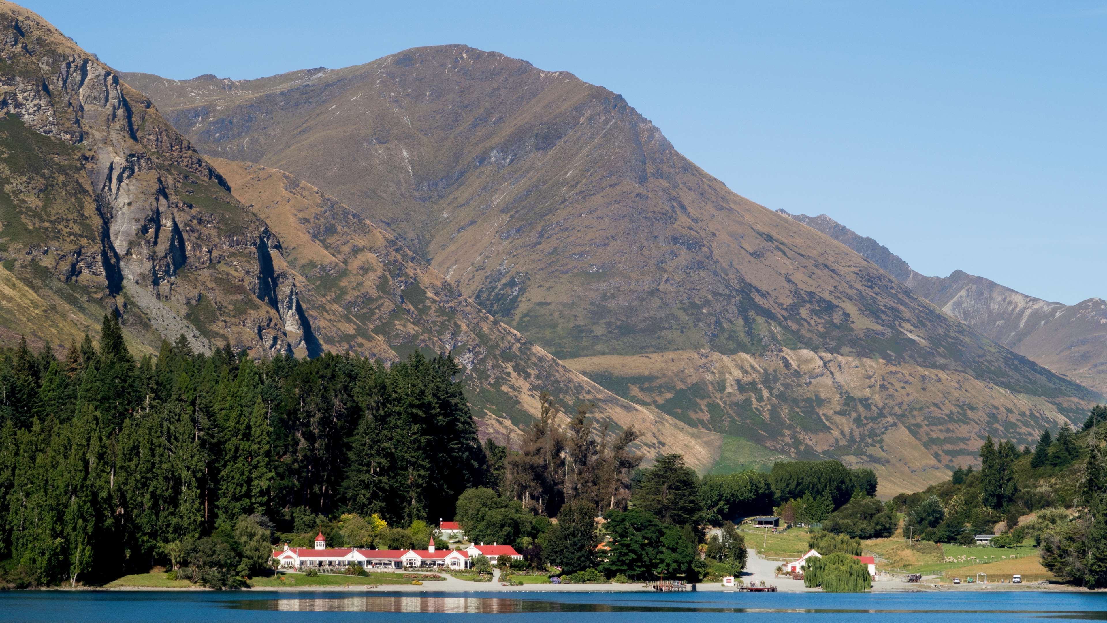 3840x2161 lake wakatipu, merino farm, mountains, new zealand, queenstown, walter peak 4k wallpaper