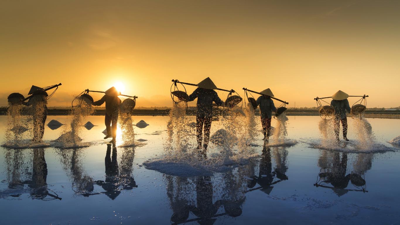 1366x768 Download 1366x768 wallpaper salt farm, landscape, reflections, sunset, tablet, laptop, 1366x768 HD image, background, 2279