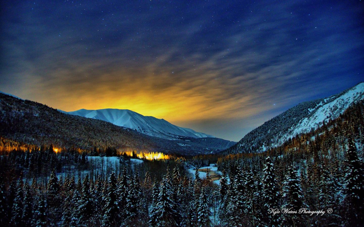1440x900 Alaska Winter Nights Wallpaper in jpg format for free download