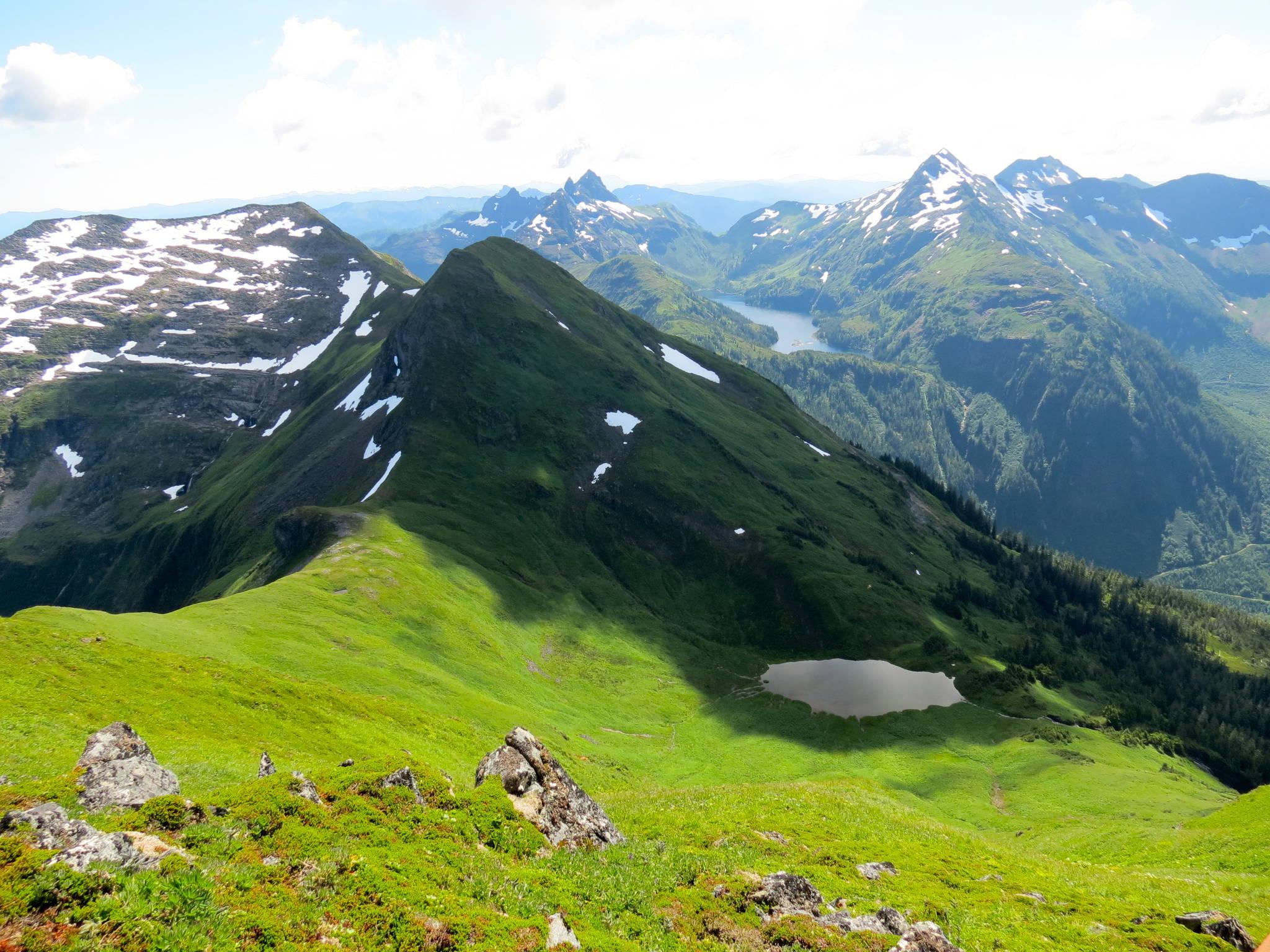 2048x1536 Southeast Alaska's best month is right around the corner