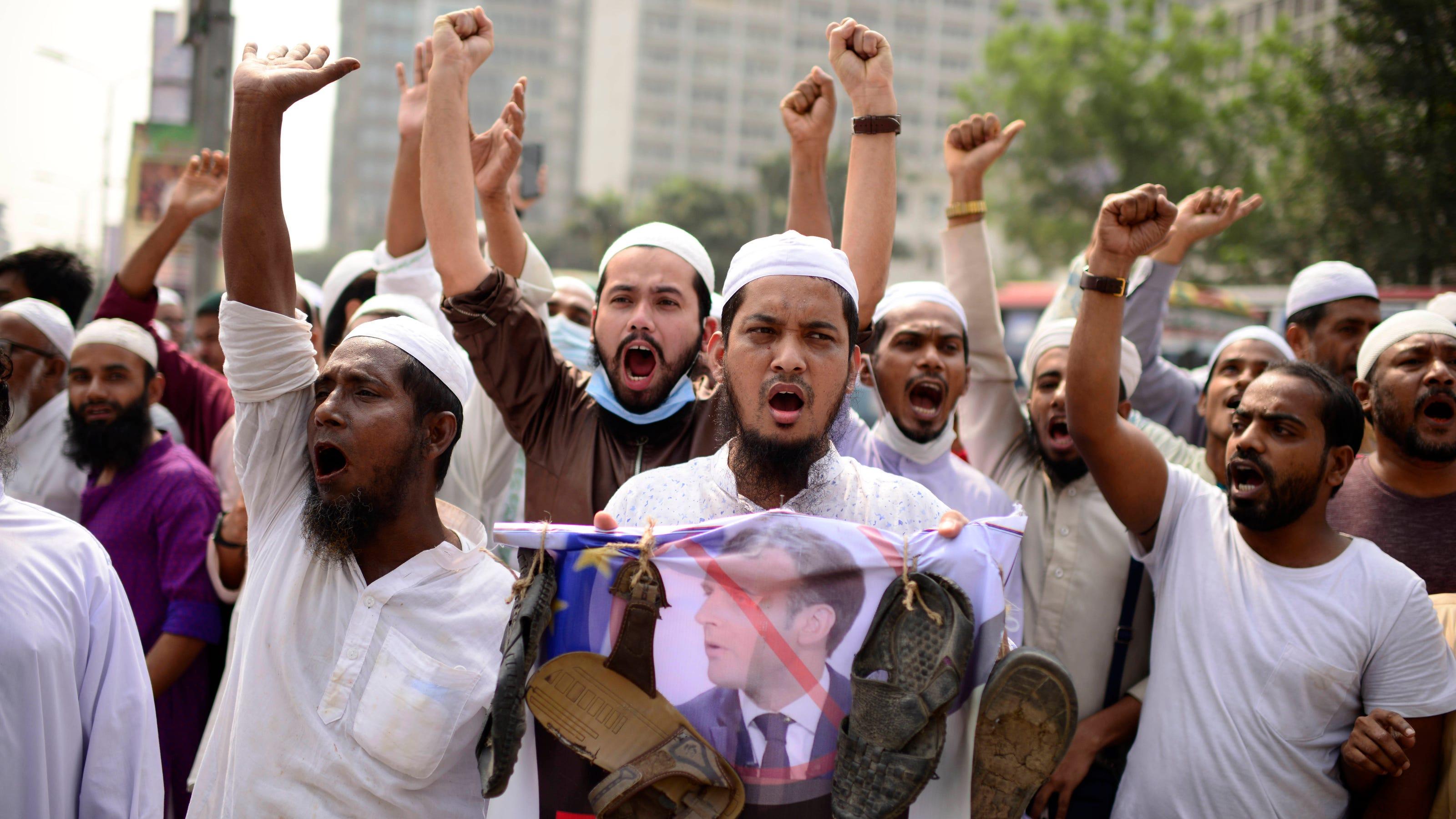 3200x1800 Boycott France': 000 protest Muhammad image, Muslims slam Macron