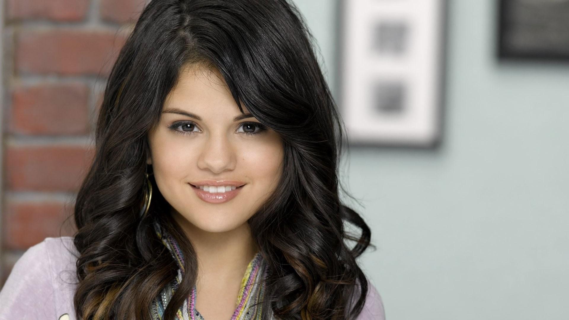 1920x1080 1920x1080 Selena gomez, Girl, Smile, Face, Brunette wallpaper JPG