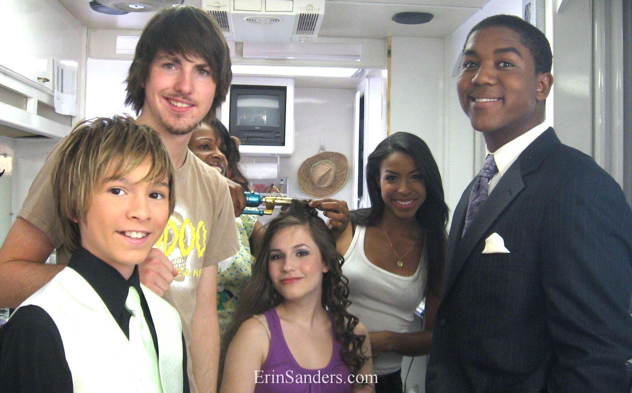 2204x1373 Zoey 101 Theme Song. Movie Theme Songs & TV Soundtracks