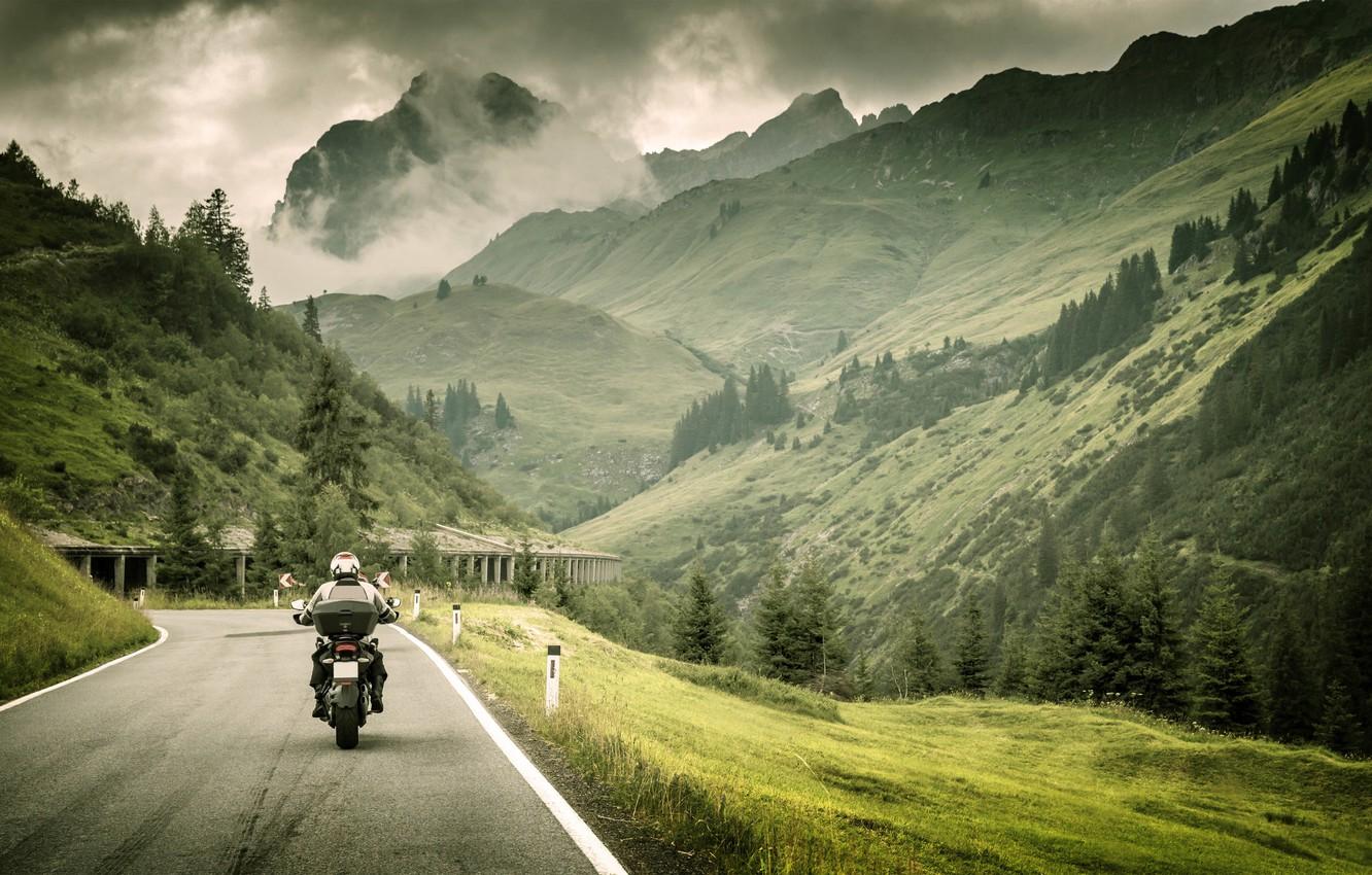 1332x850 Wallpaper road, grass, landscape, mountains, nature, markup, blur, motorcycle, biker, bike, moto, forest, bike, bokeh, travel, biker image for desktop, section пейзажи
