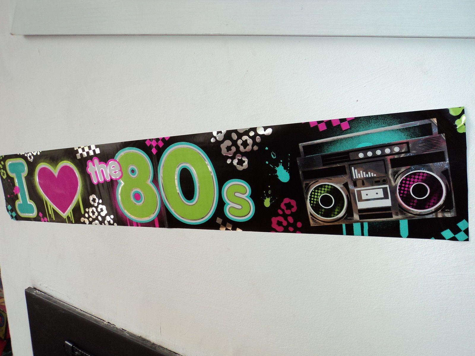 1600x1200 80S PARTY DECORATION Love the 80s Banner.6 metres long