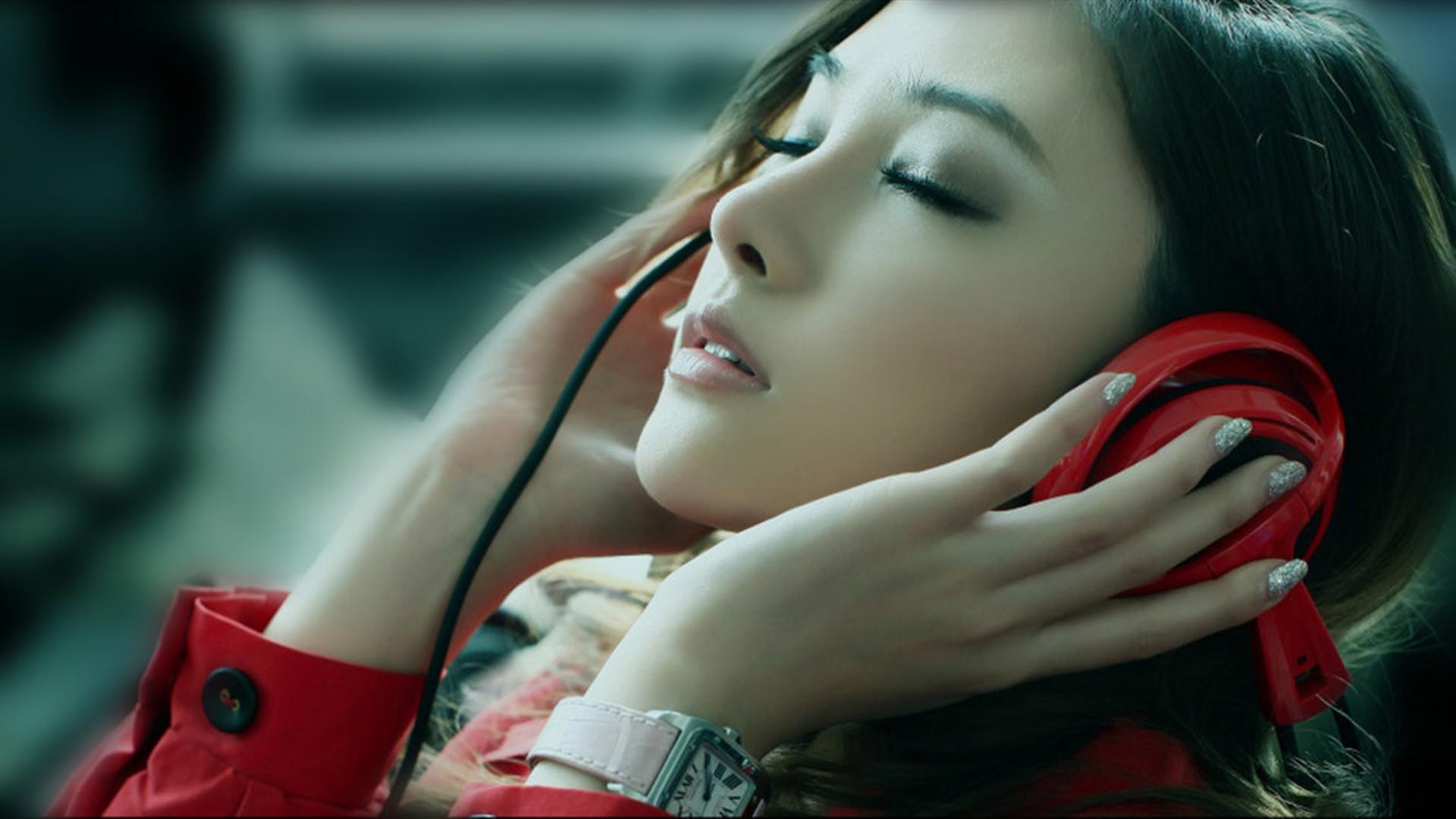 1920x1080 Asian Girl With Headphones HD Wallpaperx1080