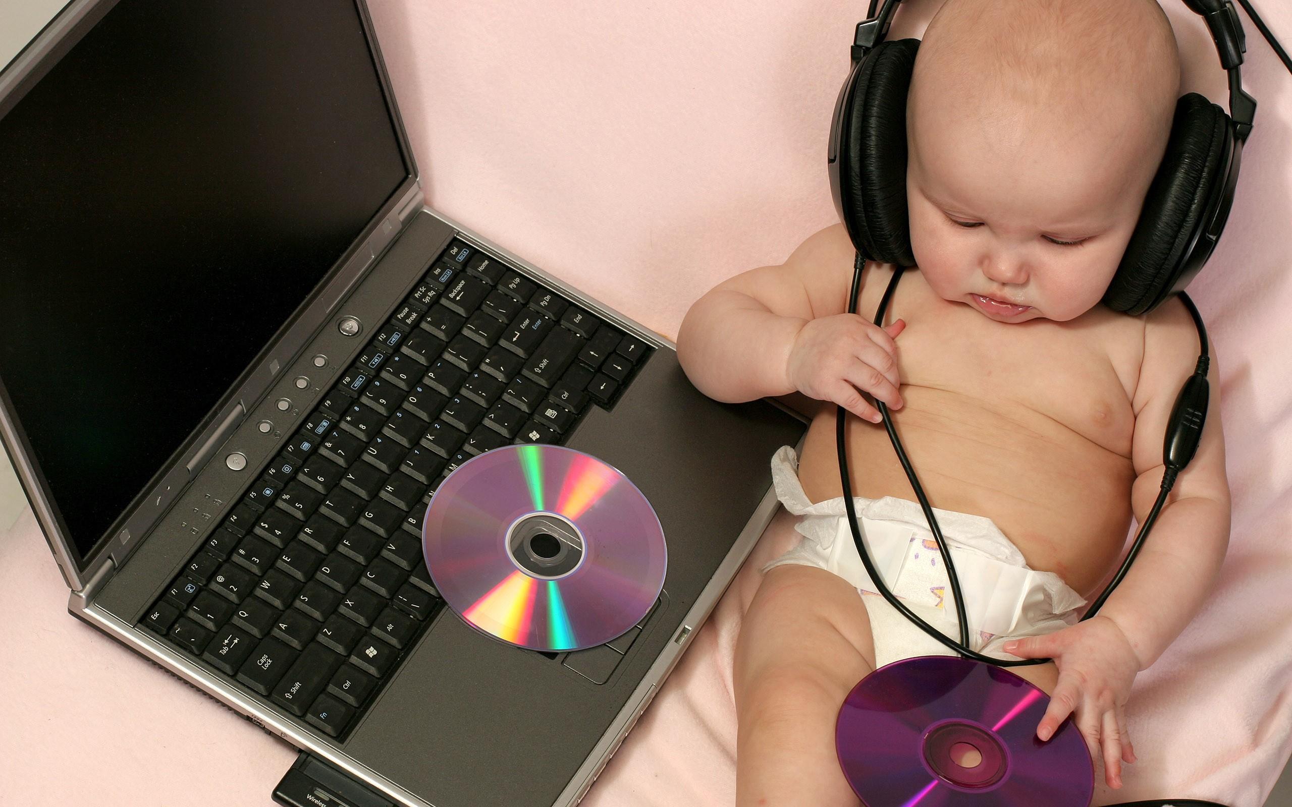 2560x1600 headphones, Music, Baby, Kids, Technology, Laptops, Disc Wallpaper HD / Desktop and Mobile Background
