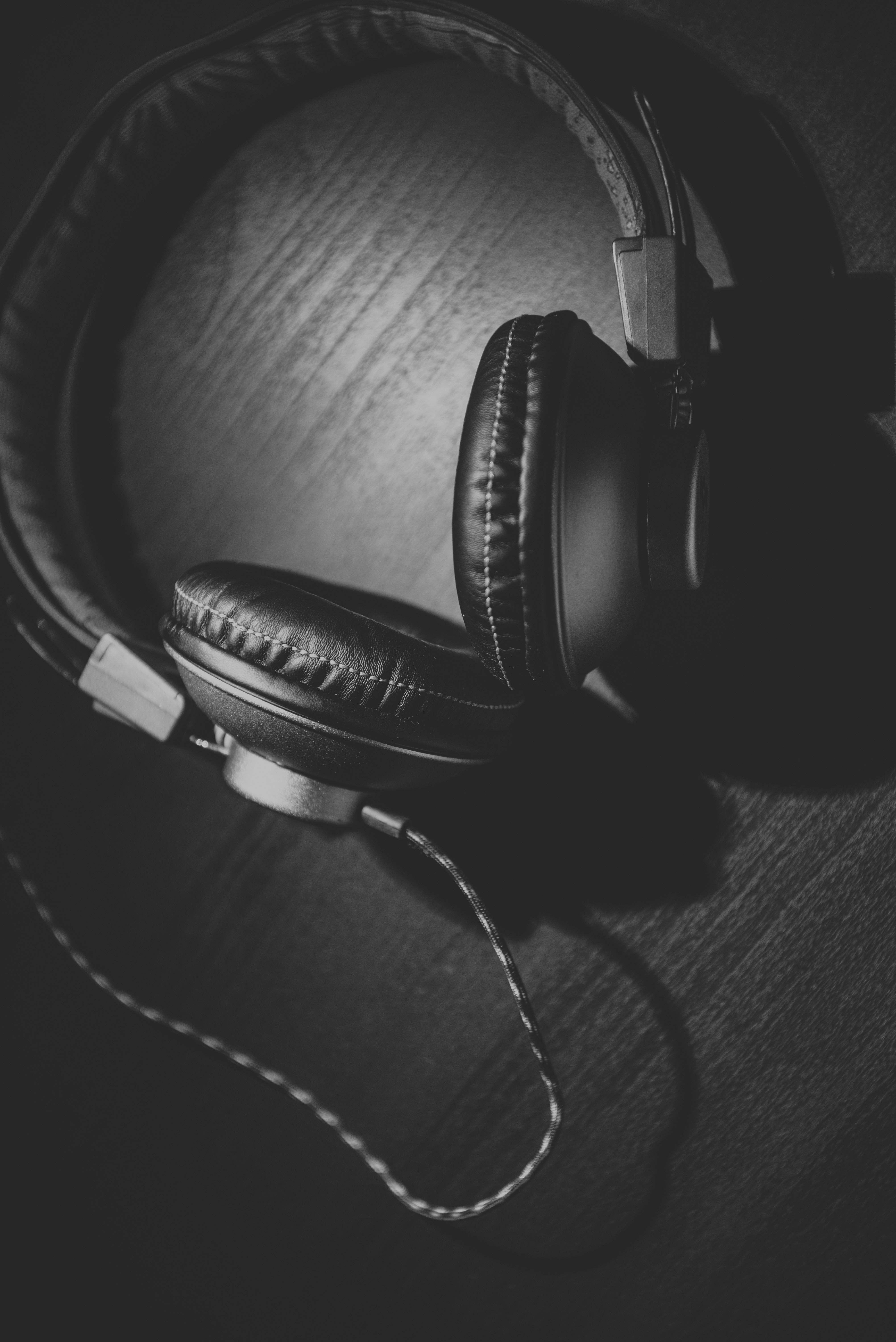 4016x6016 Headphones For Mobile Wallpaper