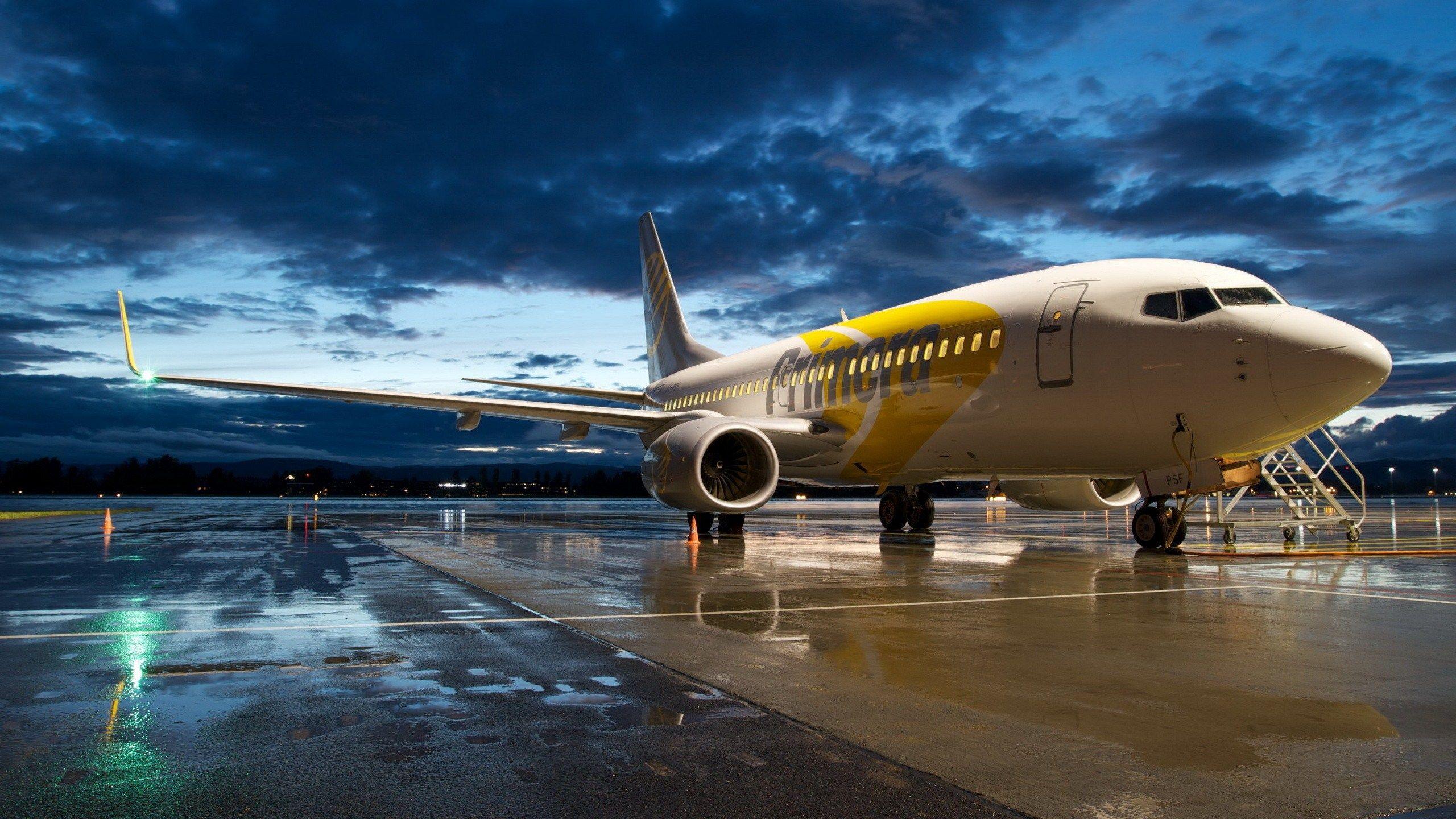2560x1440 Commercial Airplane HD Image 07743