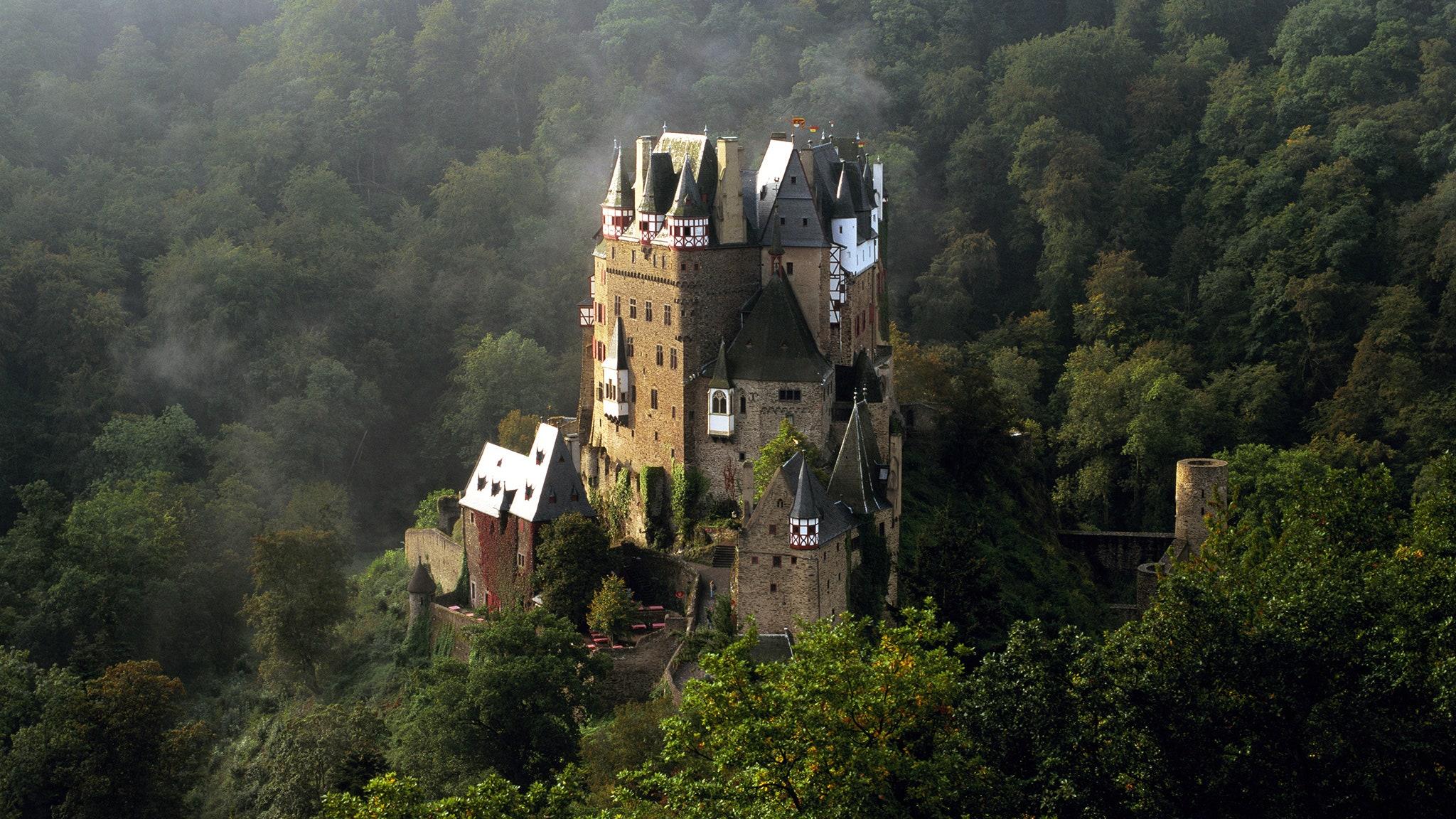 2048x1152 Haunted Castles Around the World. Condé Nast Traveler
