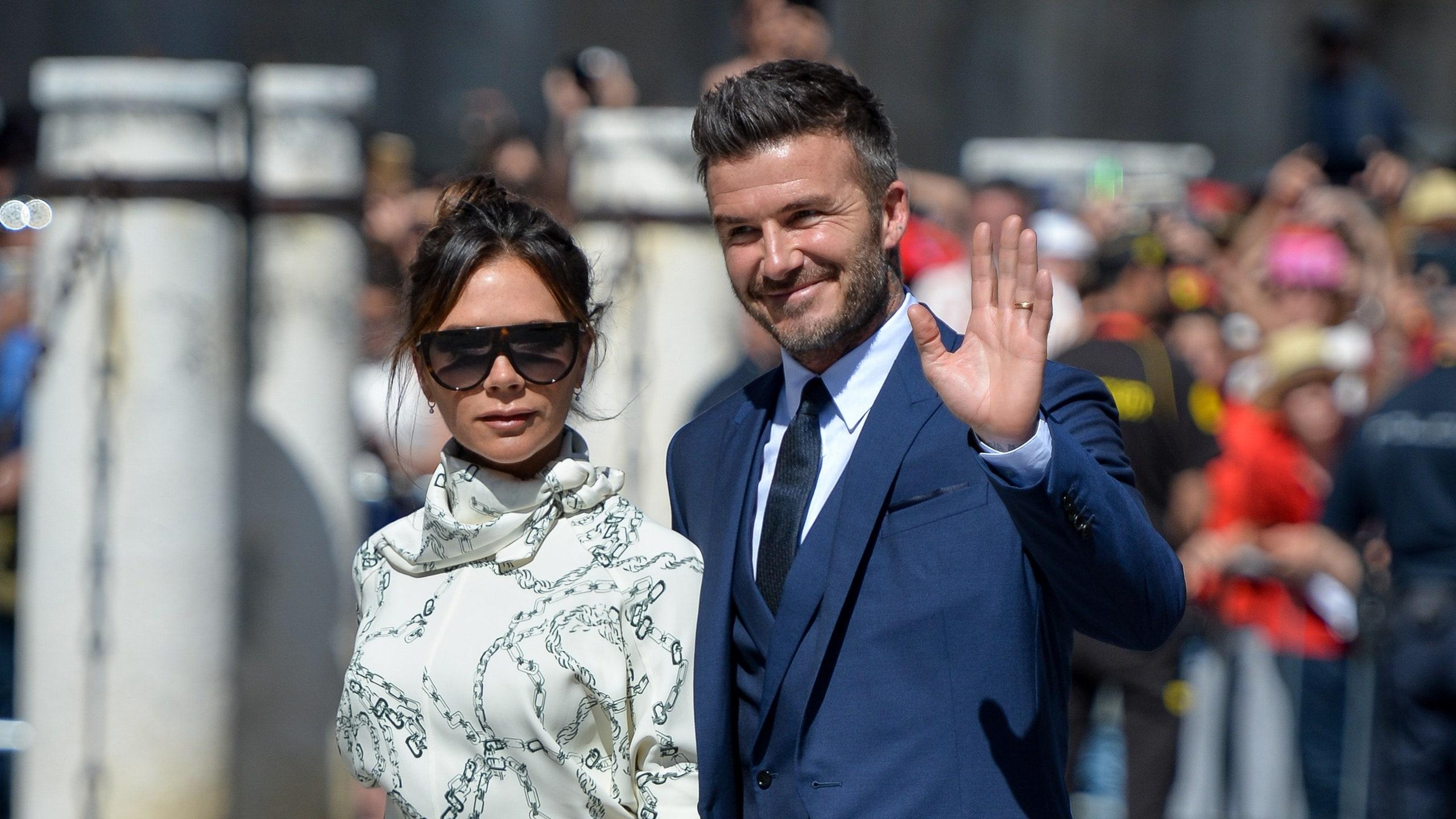 2560x1440 Victoria and David Beckham Are on the Ultimate Fashion Vacation
