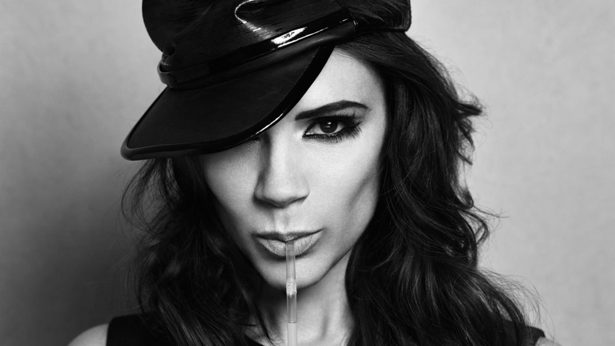 2000x1124 Victoria Beckham HD