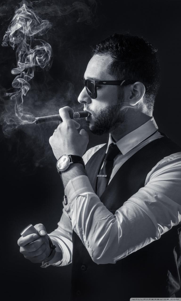 768x1280 Classic Man Wallpaper