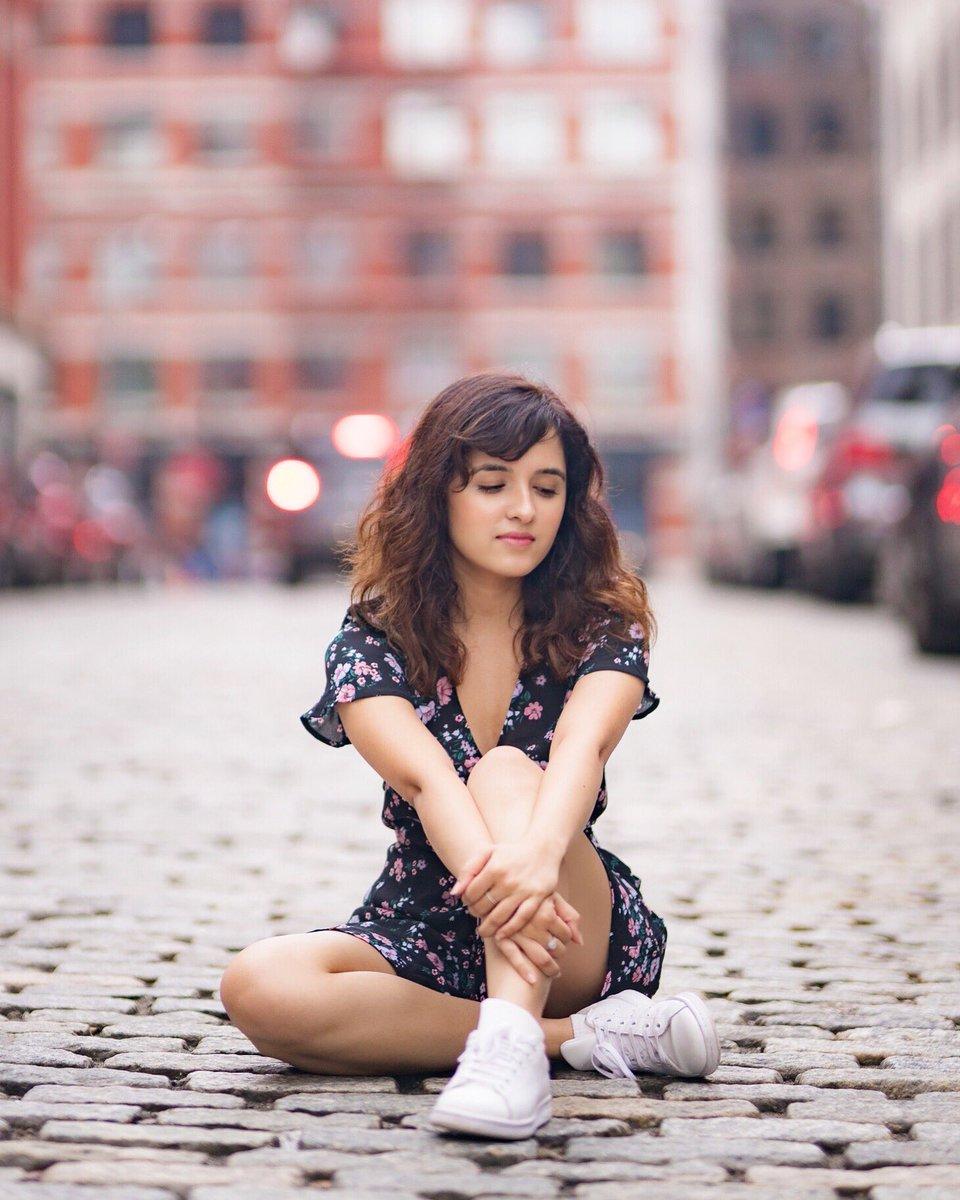 960x1200 Shirley Setia HD Mobile Wallpaper