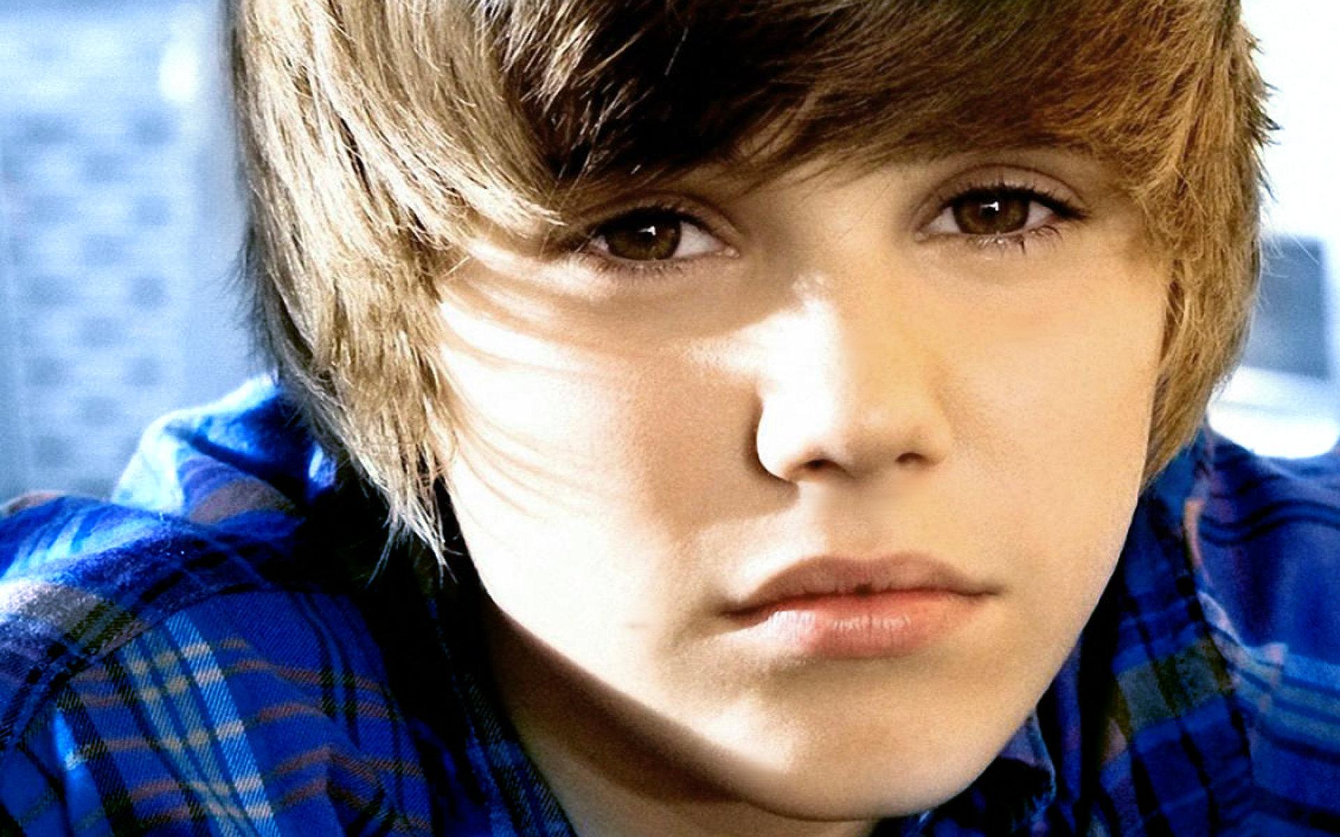 1920x1200 Justin Bieber Photo
