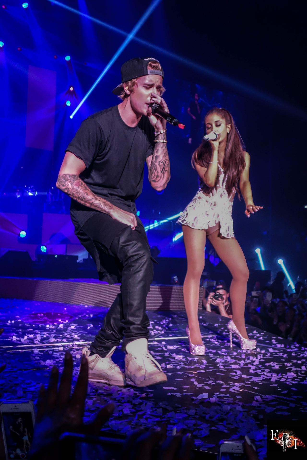 1280x1920 Ariana Grande: Performing with Justin Bieber -10