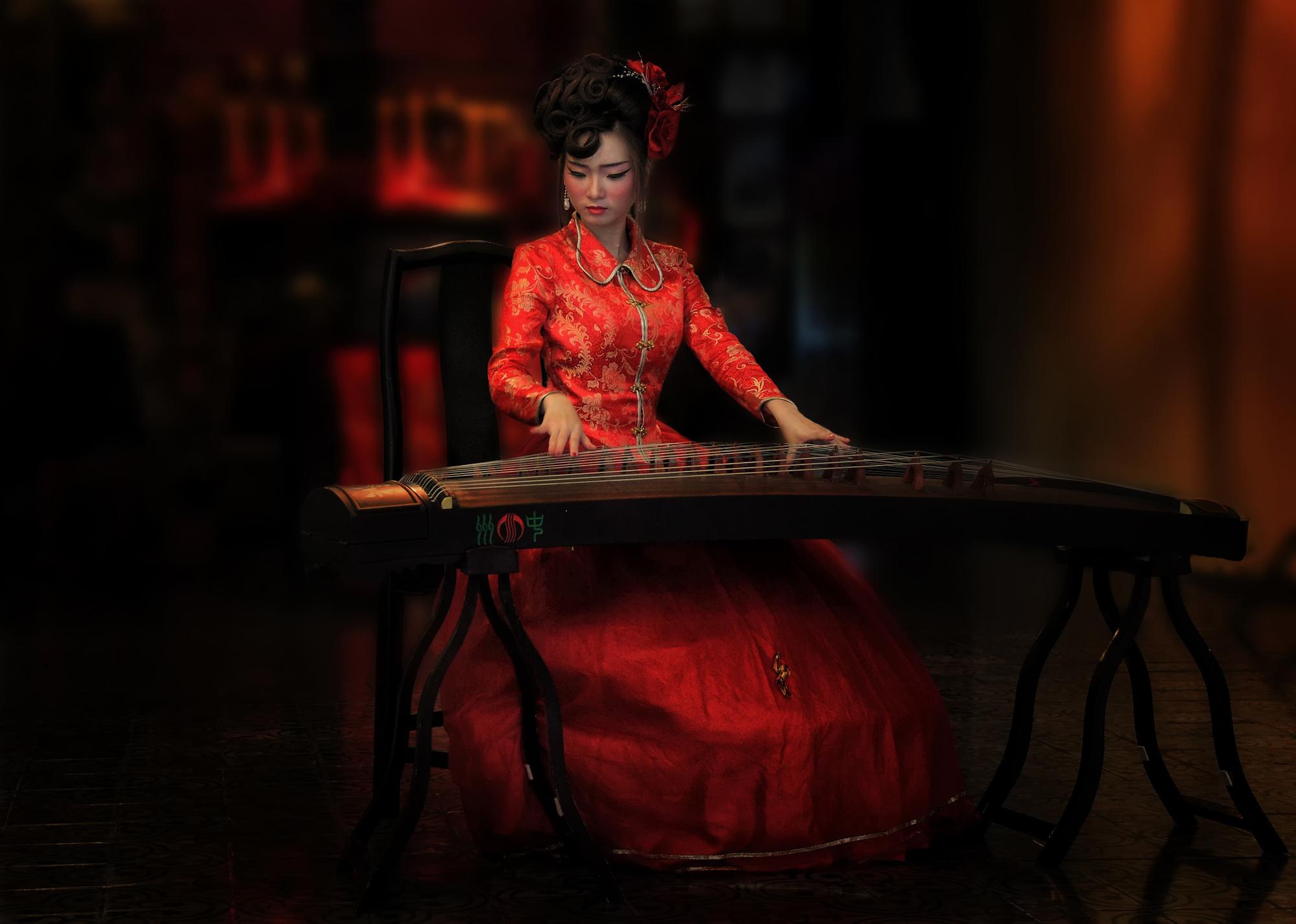 2000x1427 Chinese woman with traditional tool Desktop wallpaper 600x1024