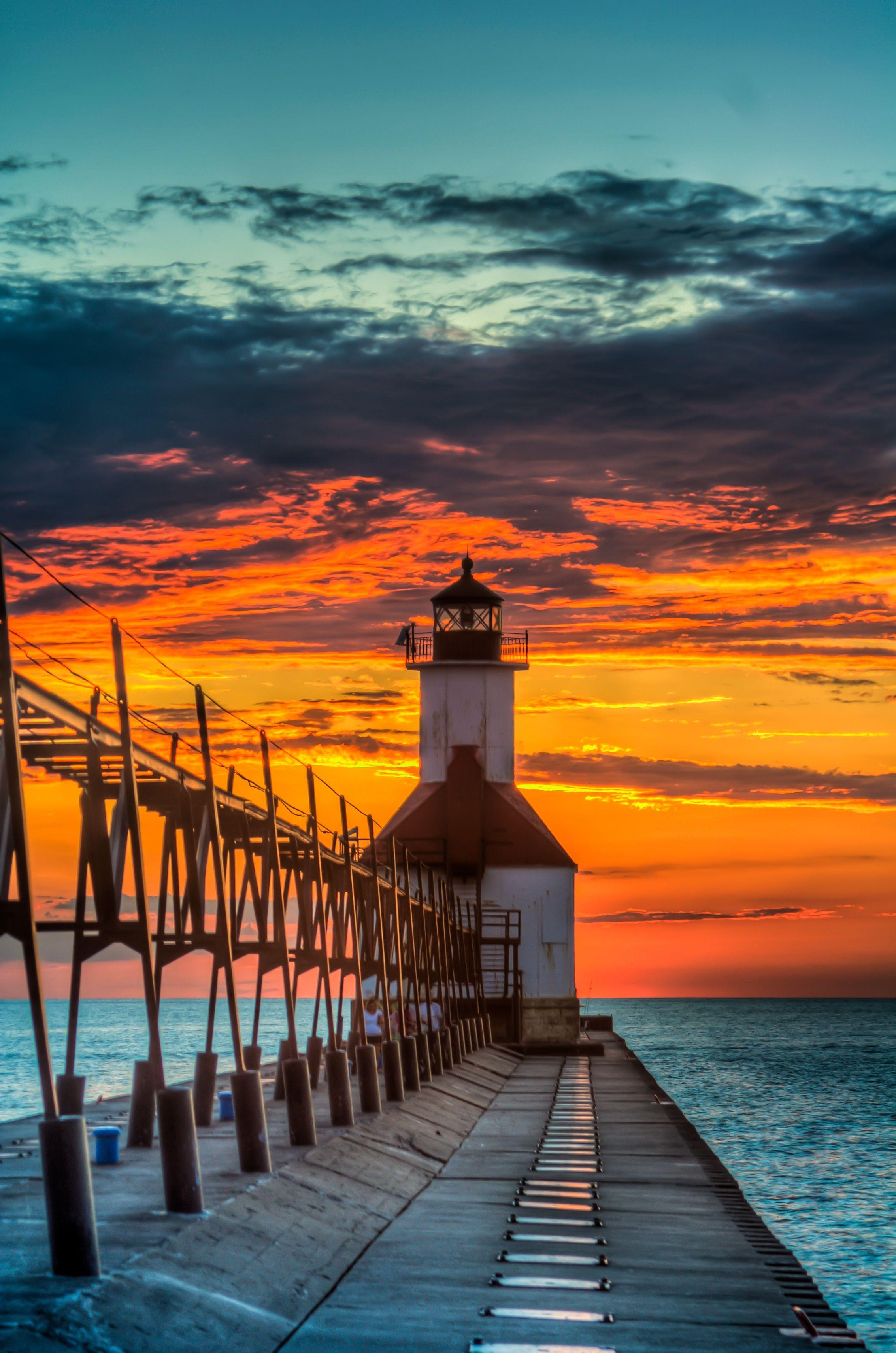 2267x3422 Michigan Lake Phone Wallpaper