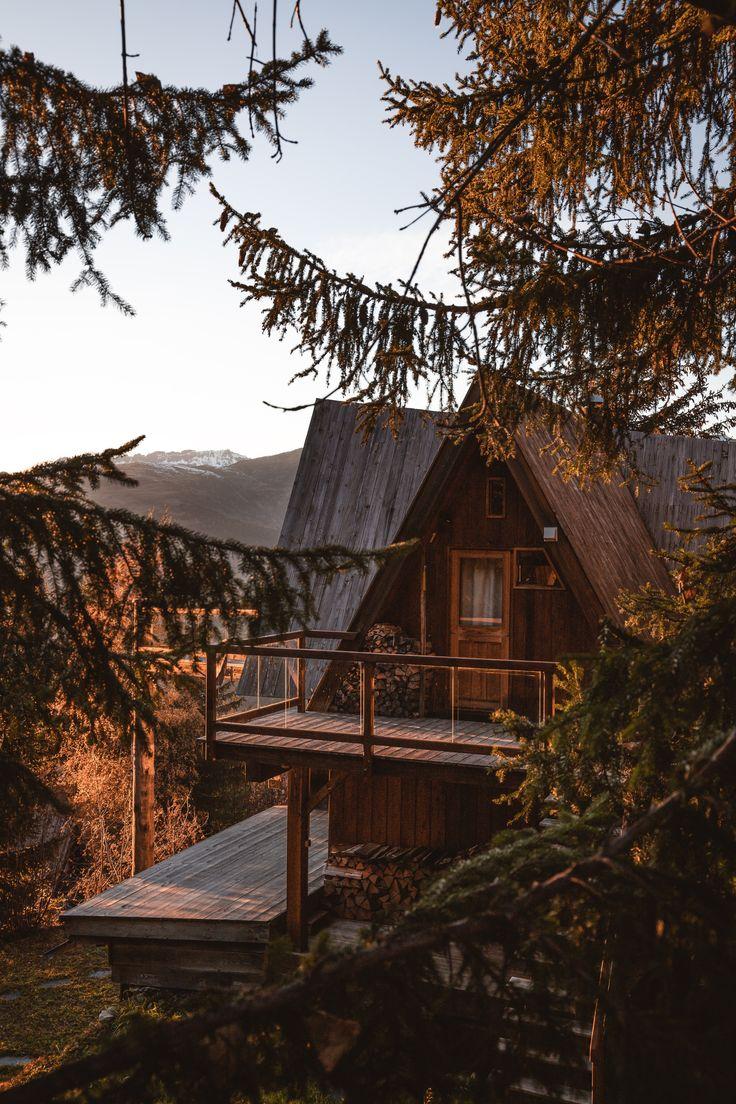 736x1104 Best Cabin Rentals in the United States. CuddlyNest Travel Blog. House, House styles, Log cabin homes