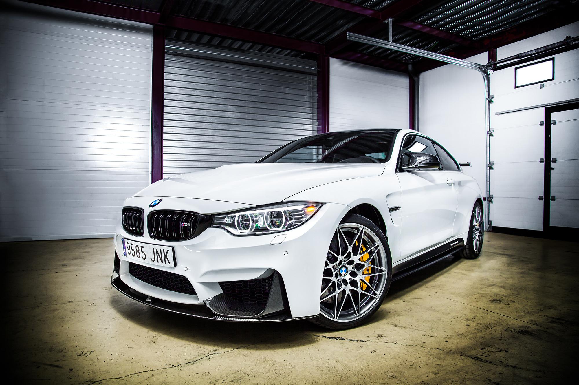 2000x1329 BMW M4 Competition Sport Wallpaper HD