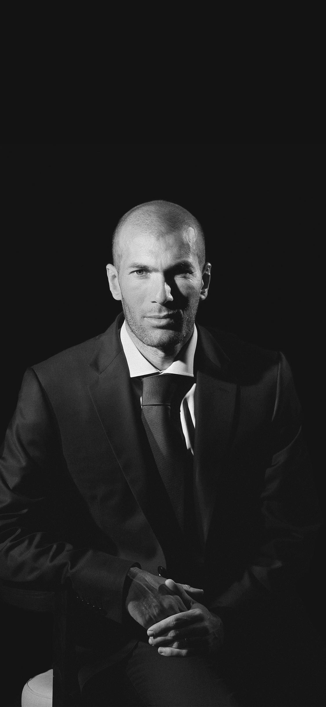 1125x2436 iPhone X wallpaper. zidane real madrid soccer dark