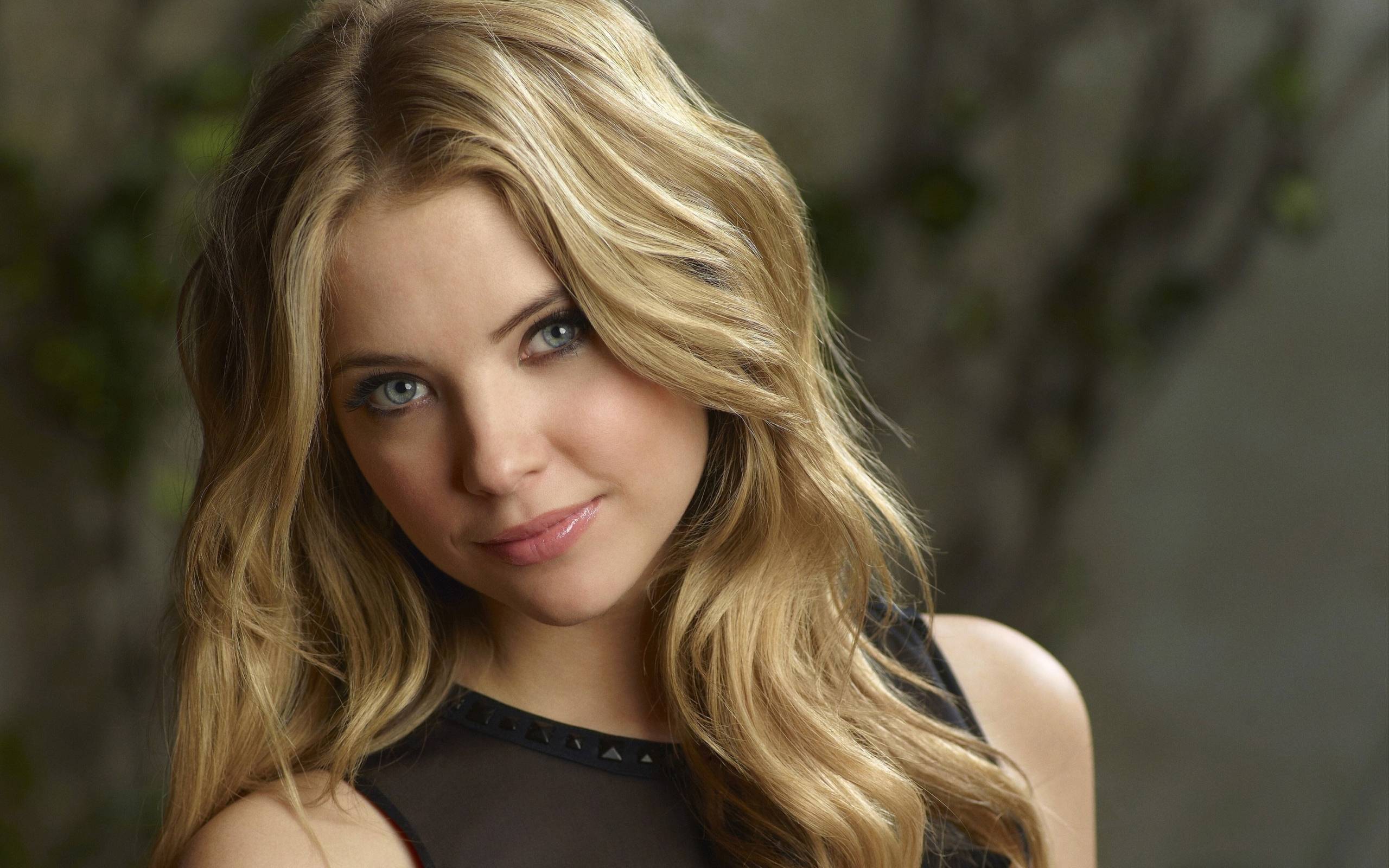 2560x1600 Free download Beautiful Ladies Wallpaper [2560x1600] for your Desktop, Mobile & Tablet. Explore Beautiful Ladies Wallpaper. Free Wallpaper Image of Women, Gorgeous Women Wallpaper, Beautiful Woman Wallpaper