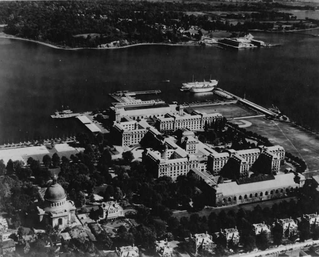 1016x817 The U.S. Naval Academy: Image of History