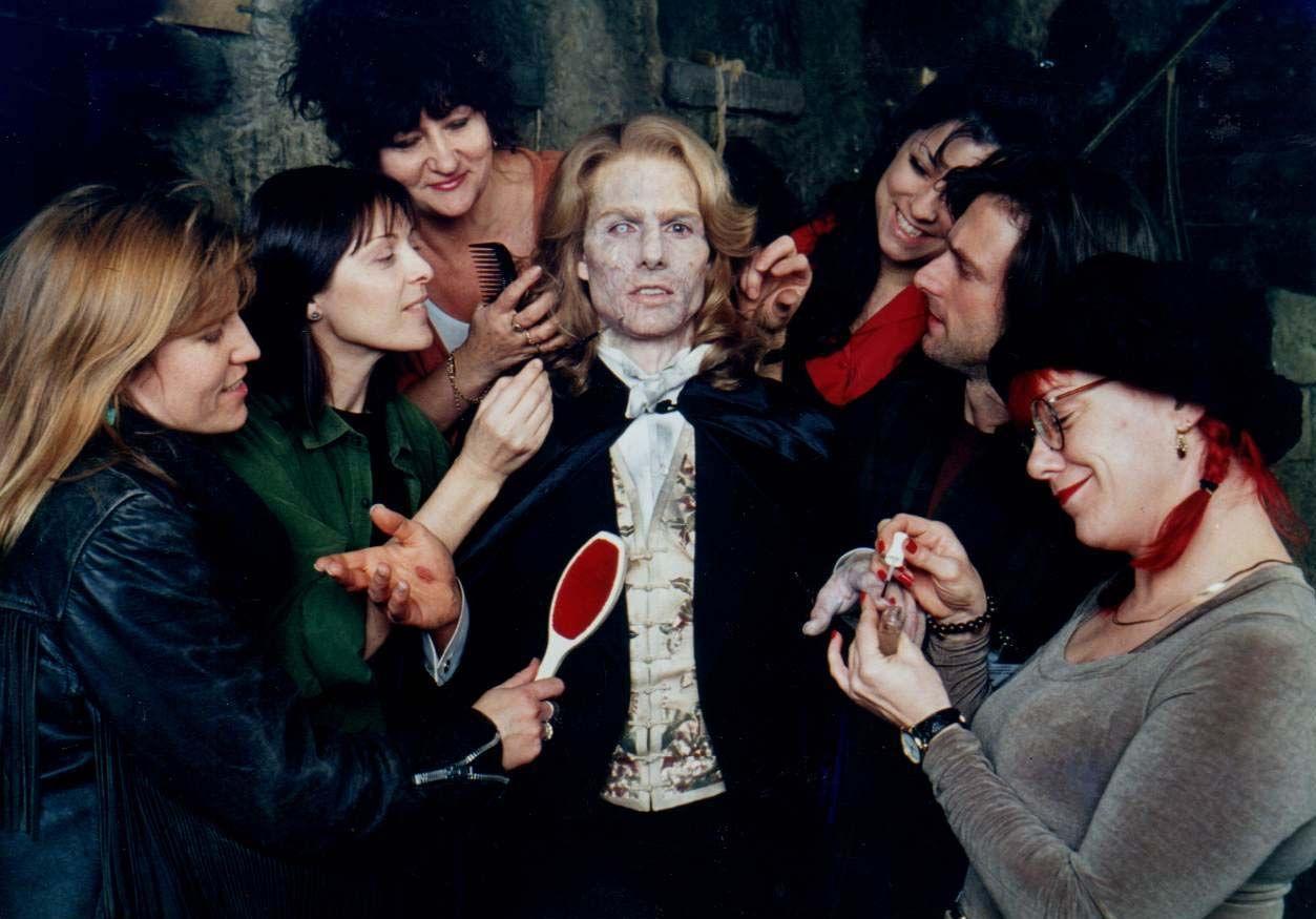 1253x875 Interview With The Vampire Wallpaper