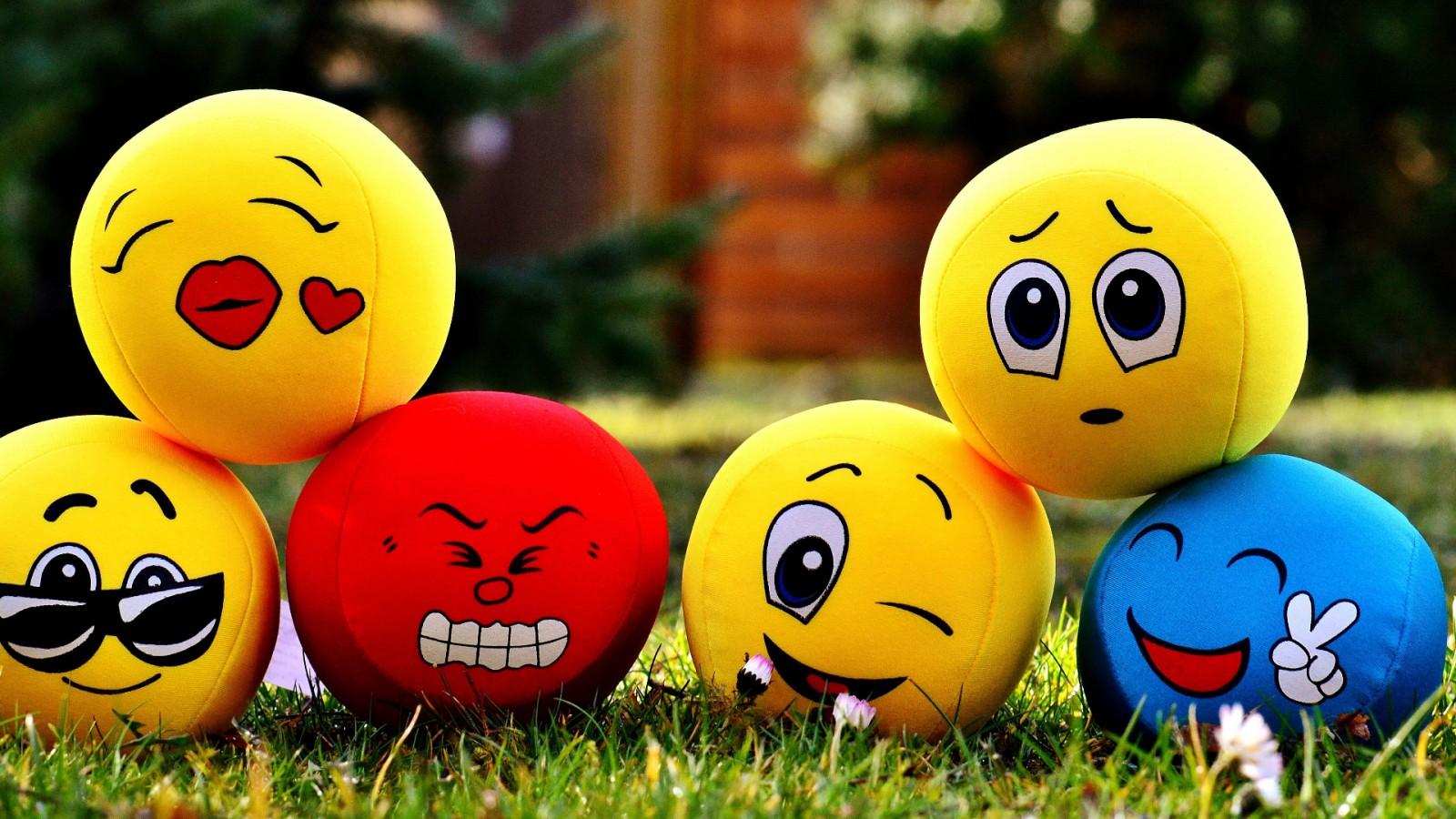 Emoji Laptop Wallpapers - Top Free Emoji Laptop Backgrounds