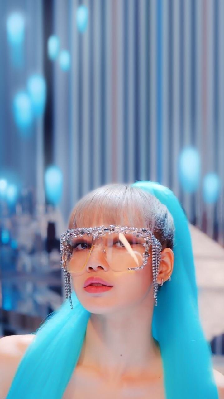 719x1280 Lisa Kill This Love Wallpaper